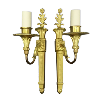 Pair of wall lamps with Louis XVI style flowers