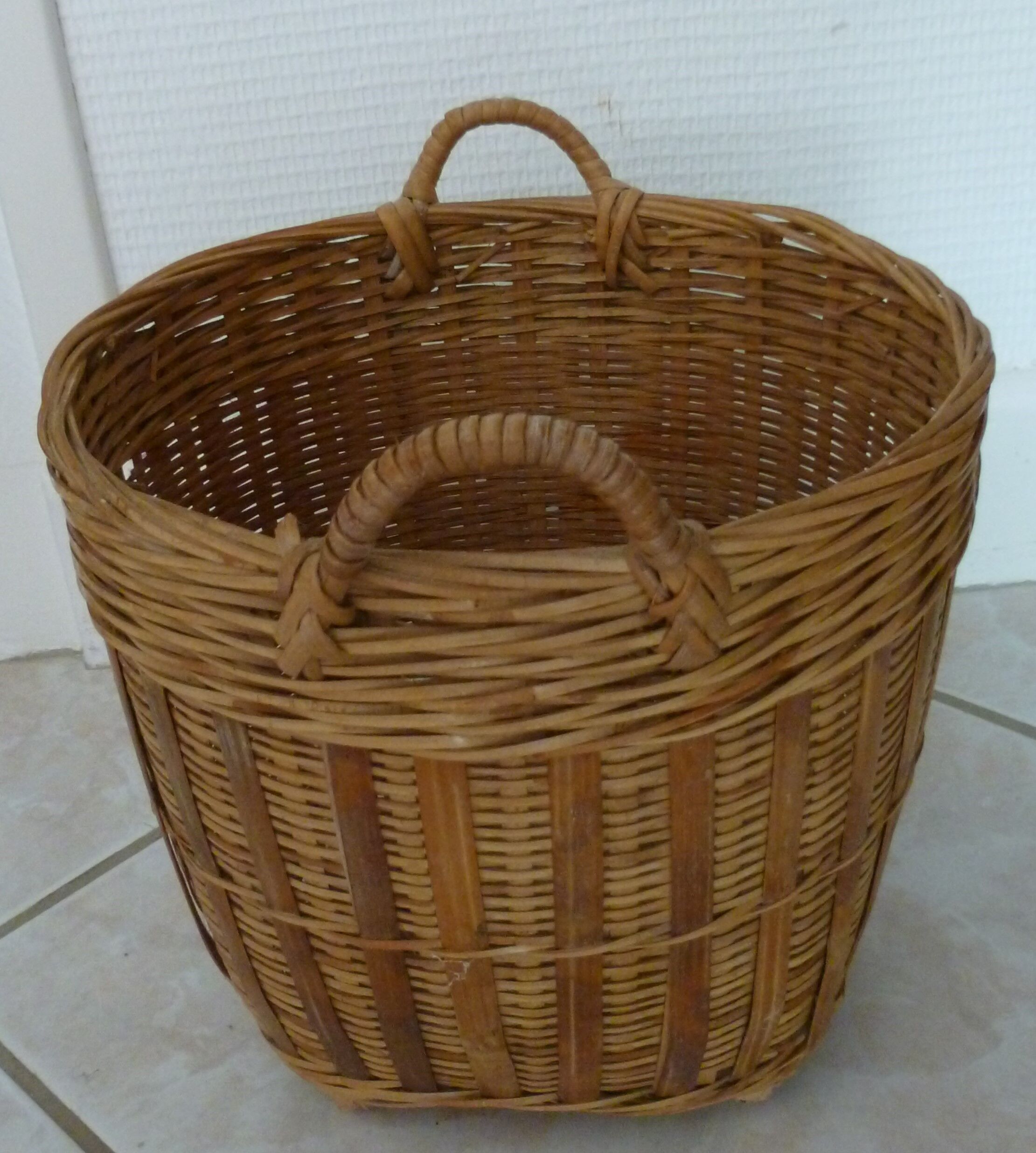 Planter basket in rattan and bamboo