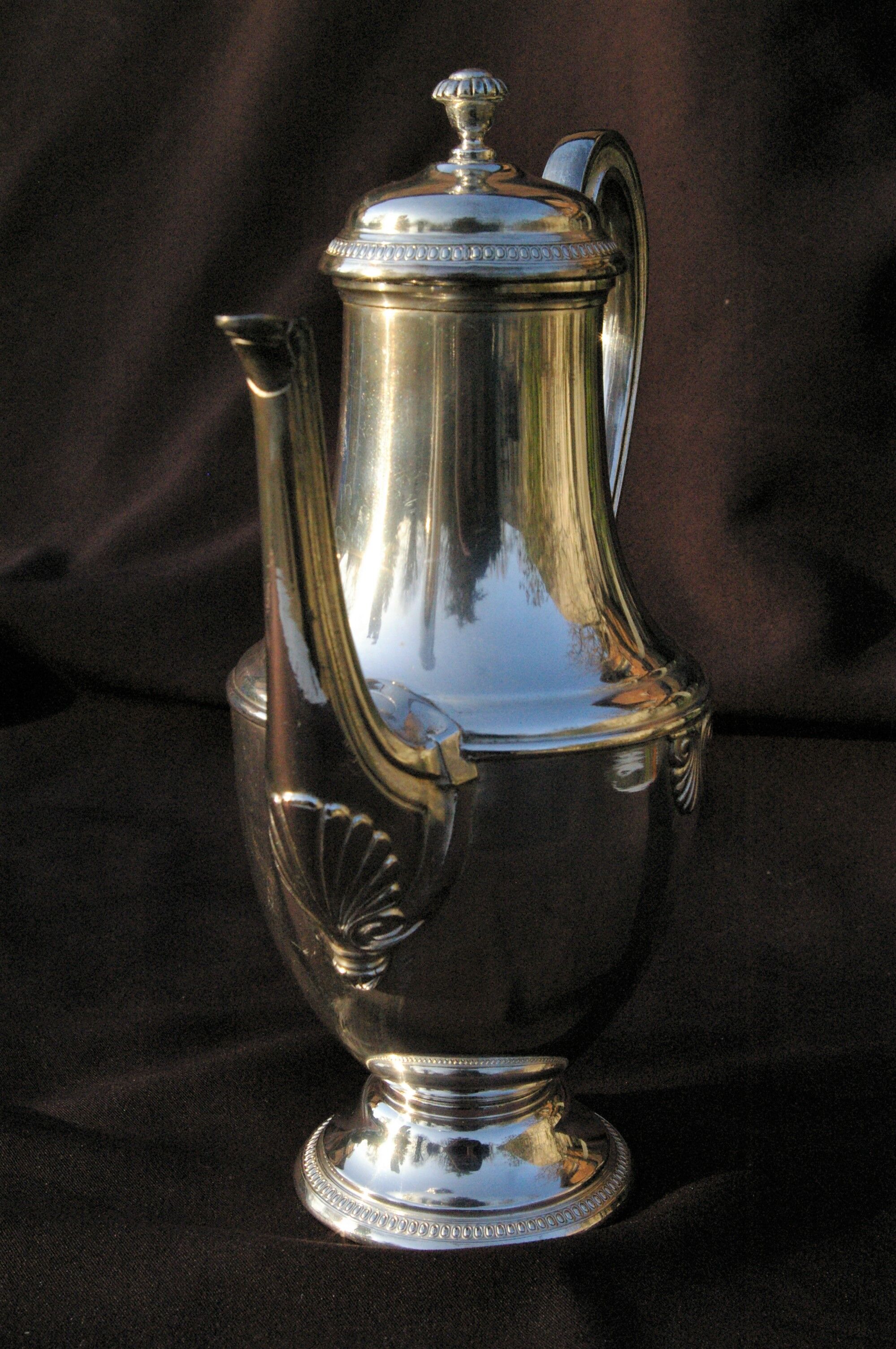 Pourer Coffee maker in Silver Metal model Shell