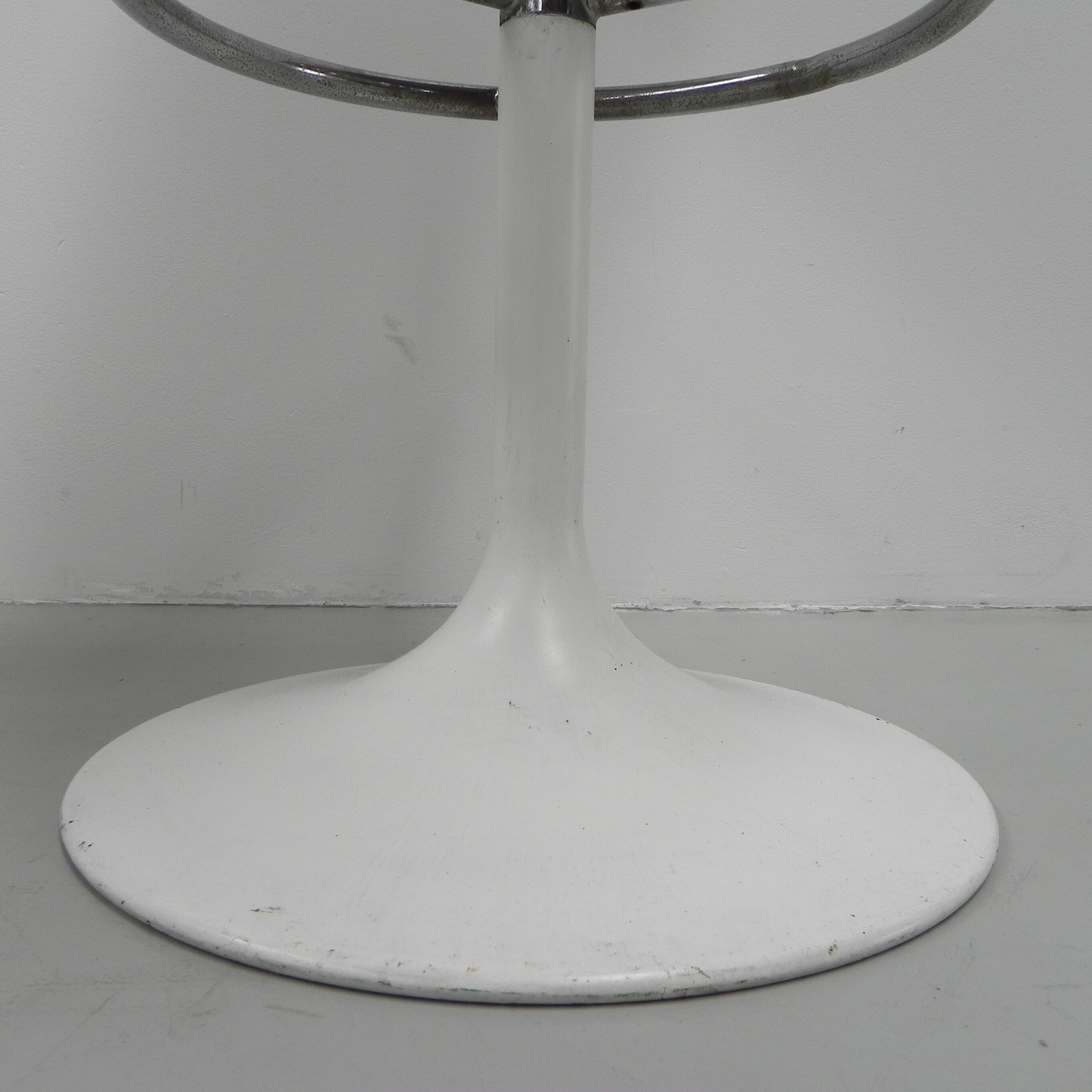 2 vintage bar stools with swivel seat