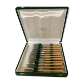 12 dessert forks