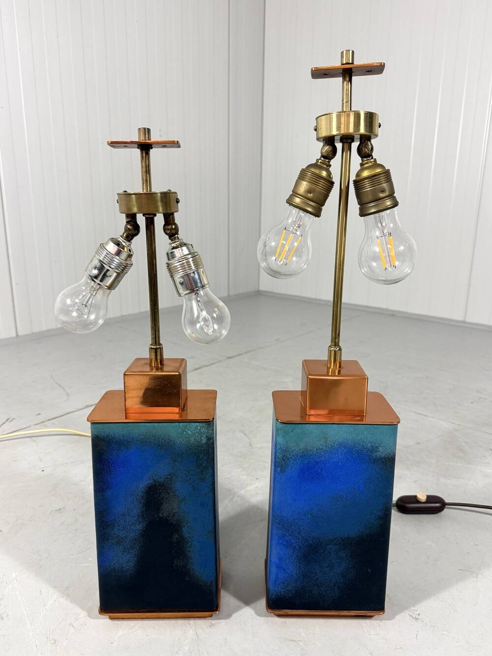 Ensemble de 2 grandes bases de lampes de table des années 1960.