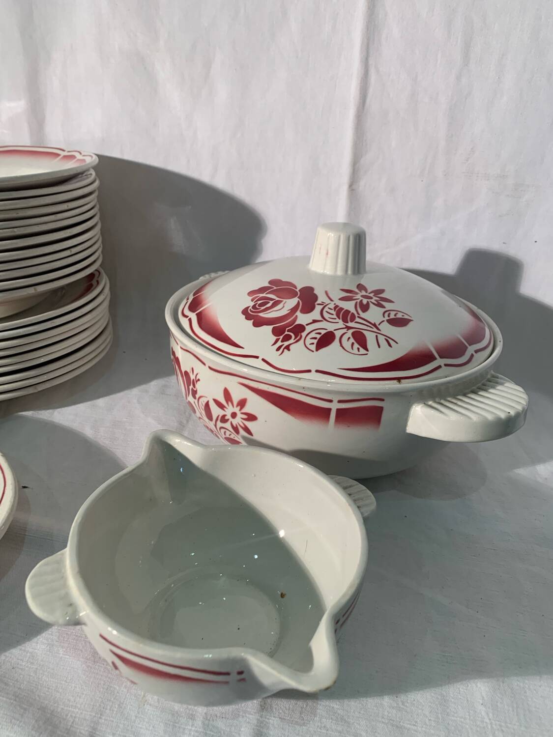 Art Deco pink earthenware service by Badonviller, porcelain, circa 1930