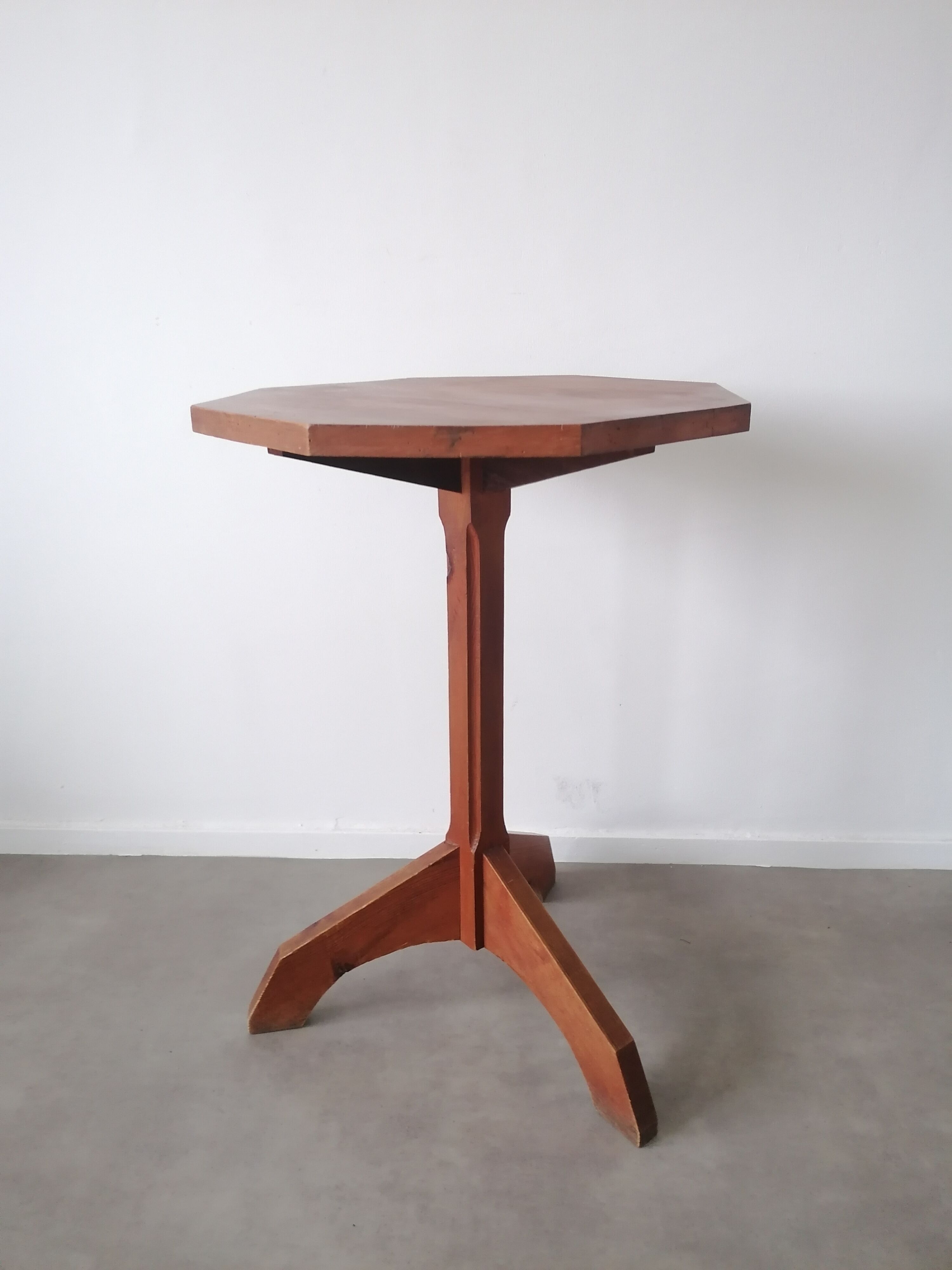 Wooden tripode healing - octagonal plateau - 1940s