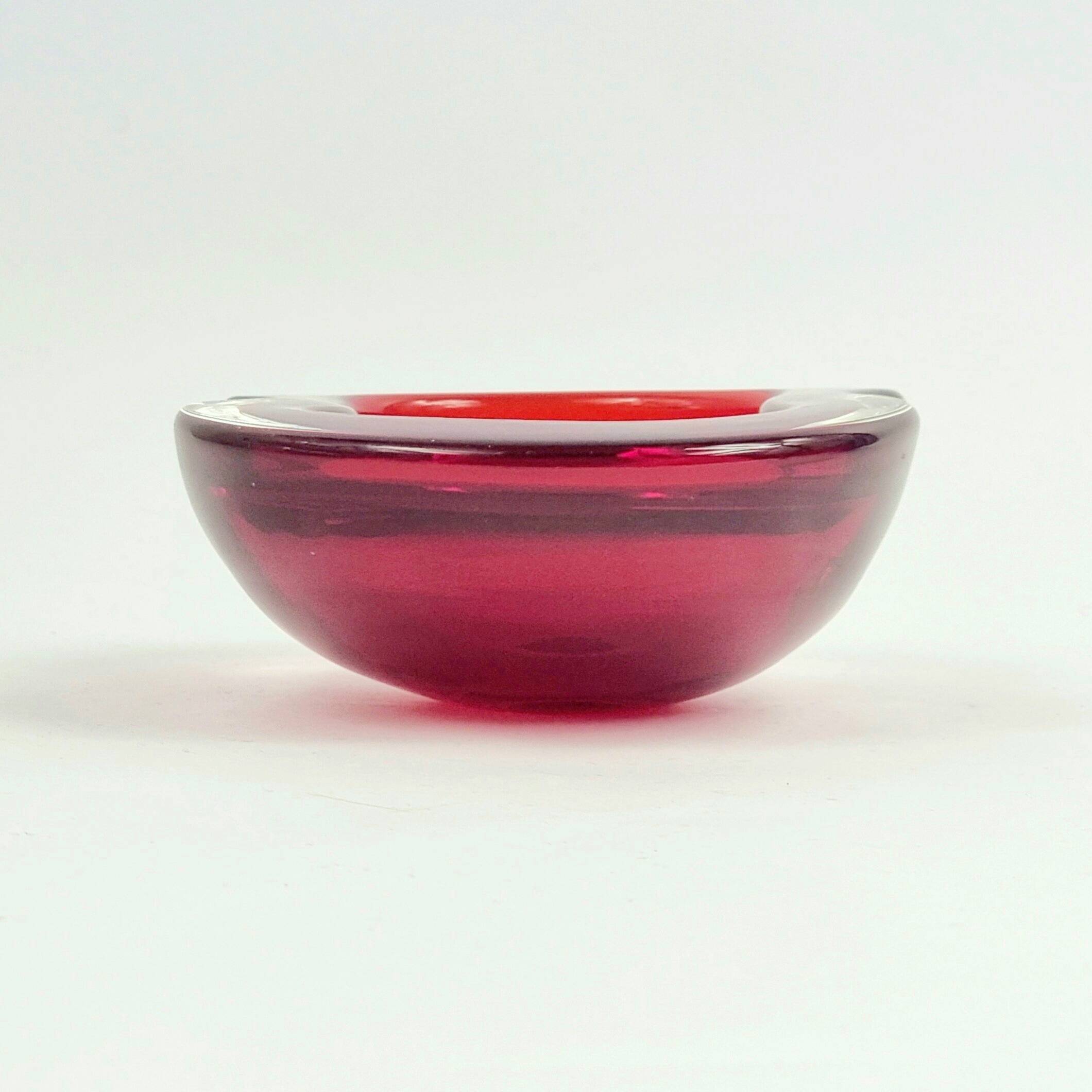 Murano glass Sommerso ashtrays from the mid-century by F. Poli for Seguso