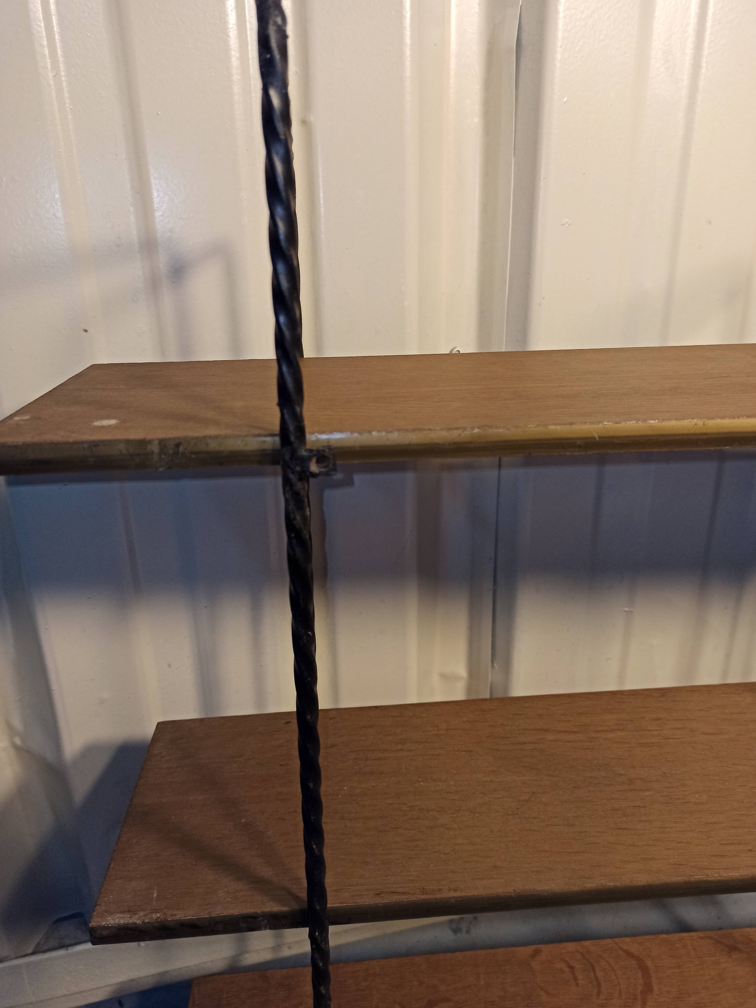 Shelf string iron and wood 3 trays