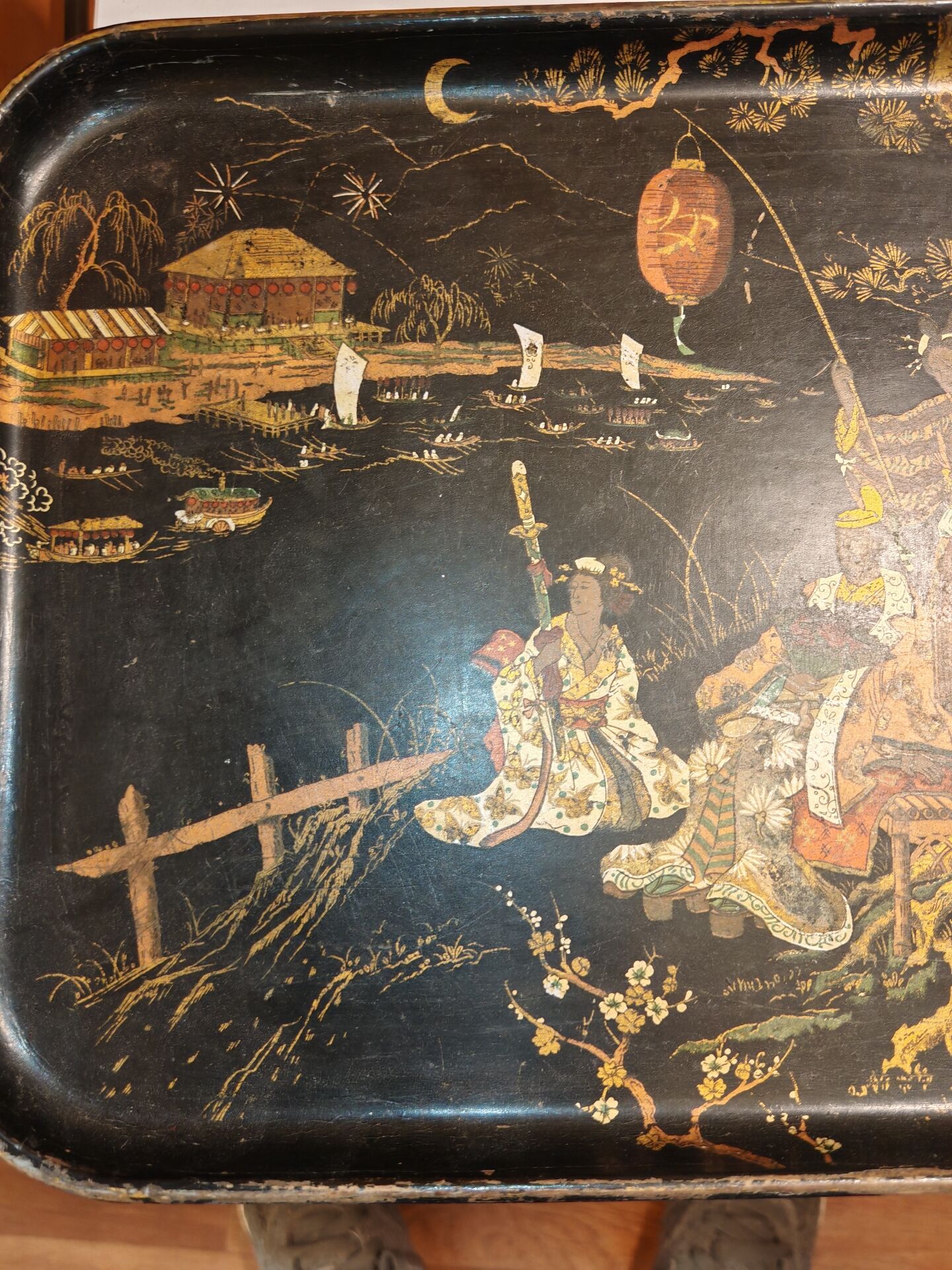 Ancient lacquered plateau