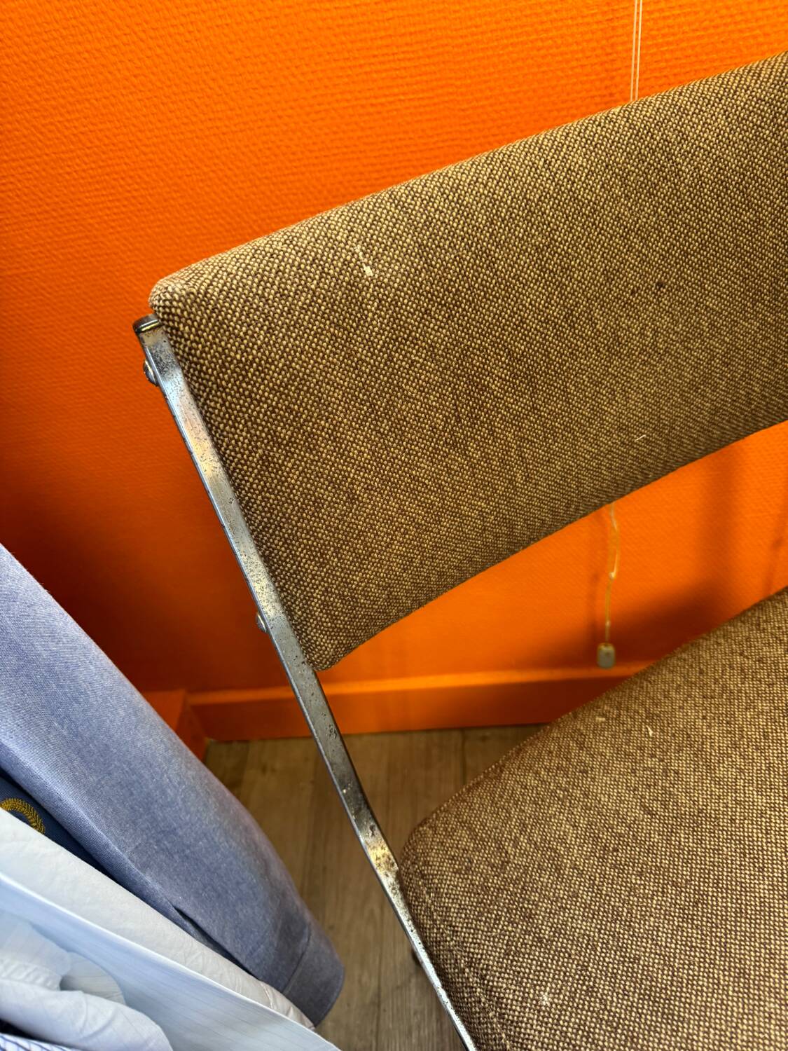 Chaise en métal et tissu vintage 70