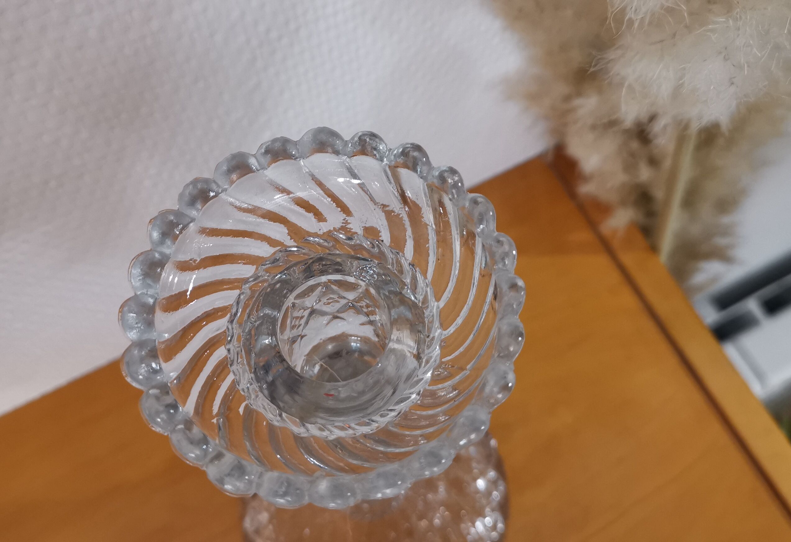 Portieux candle holder in molded glass