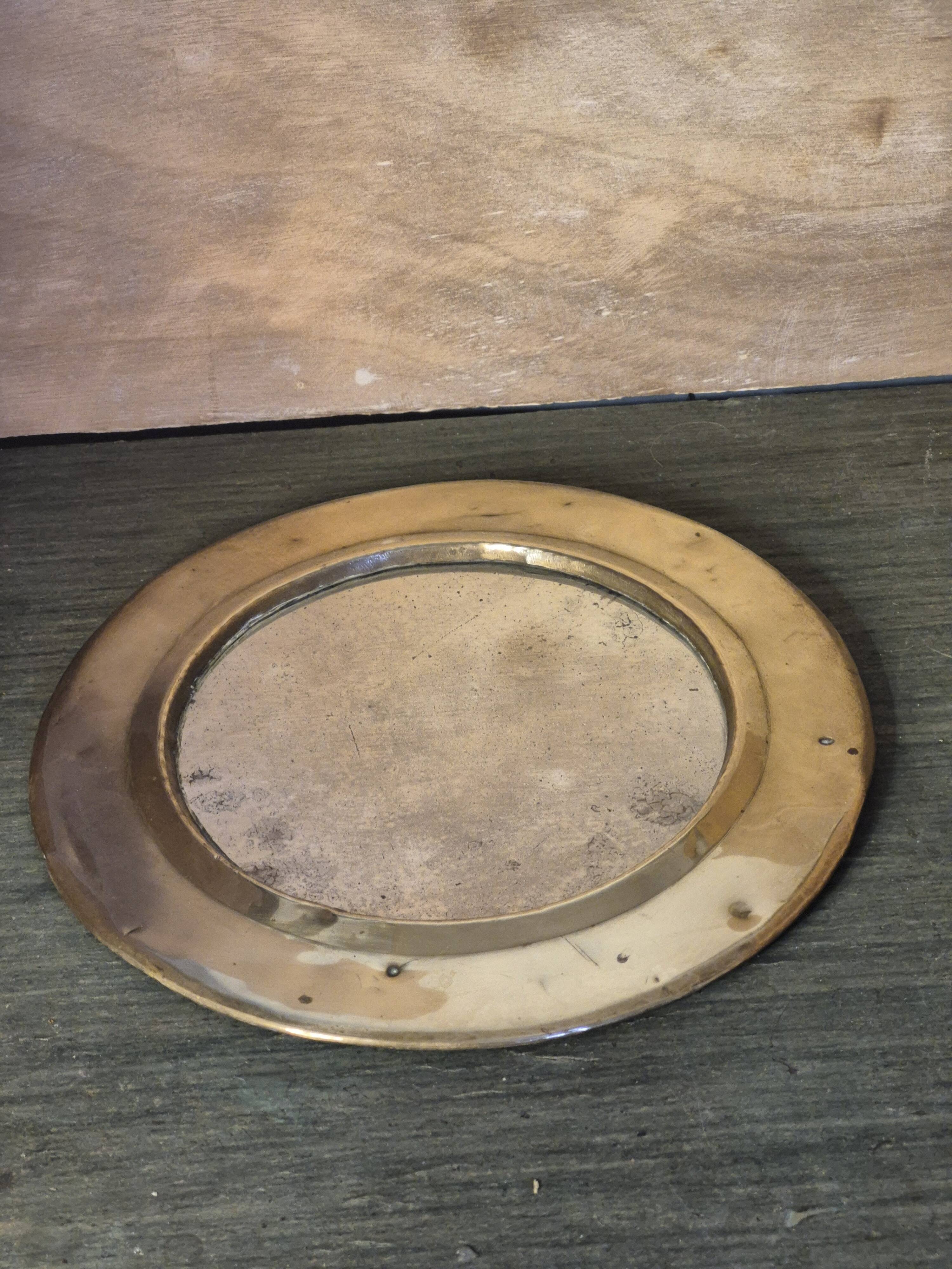 Round mirror