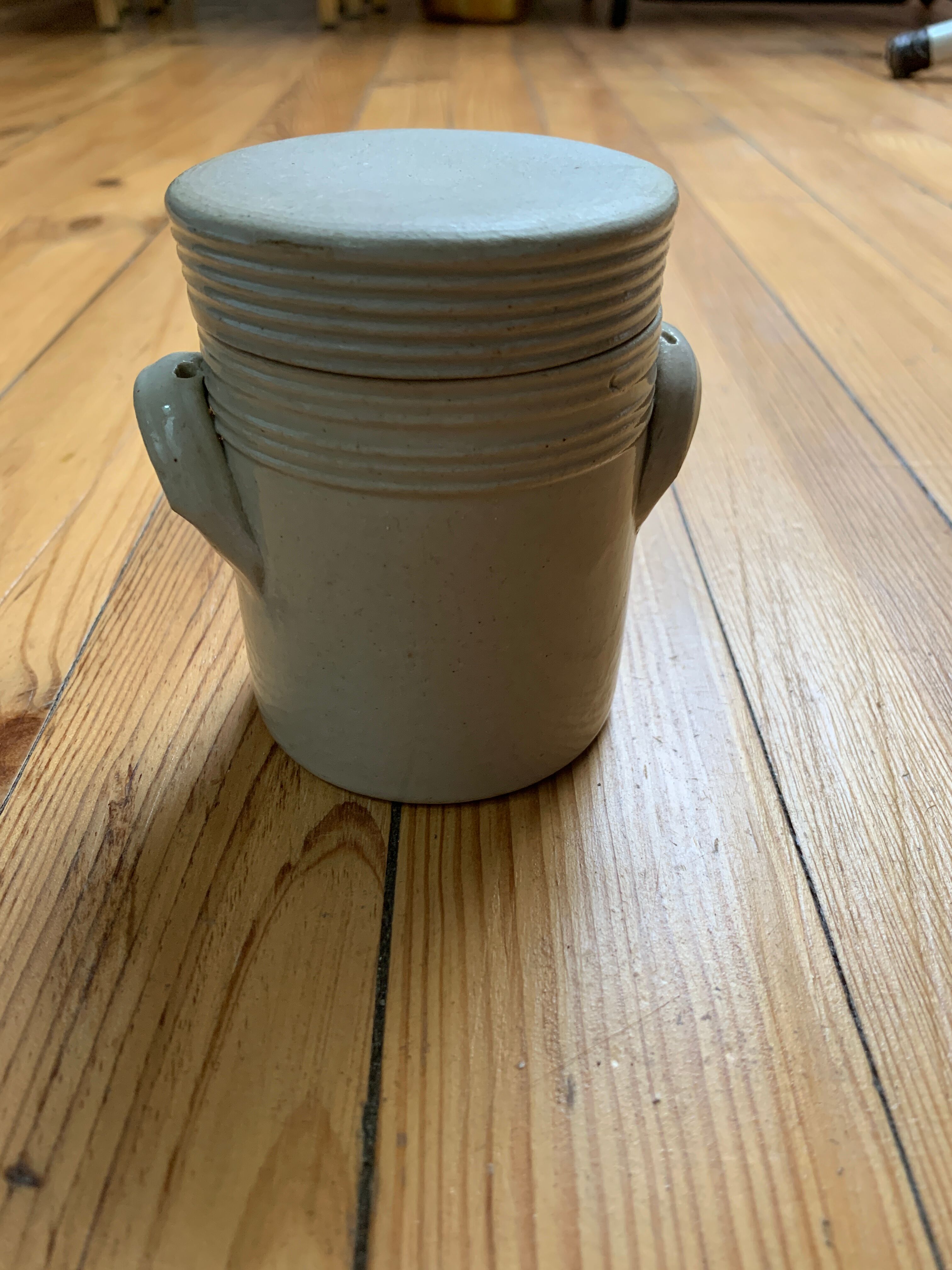 Stoneware mustard pot