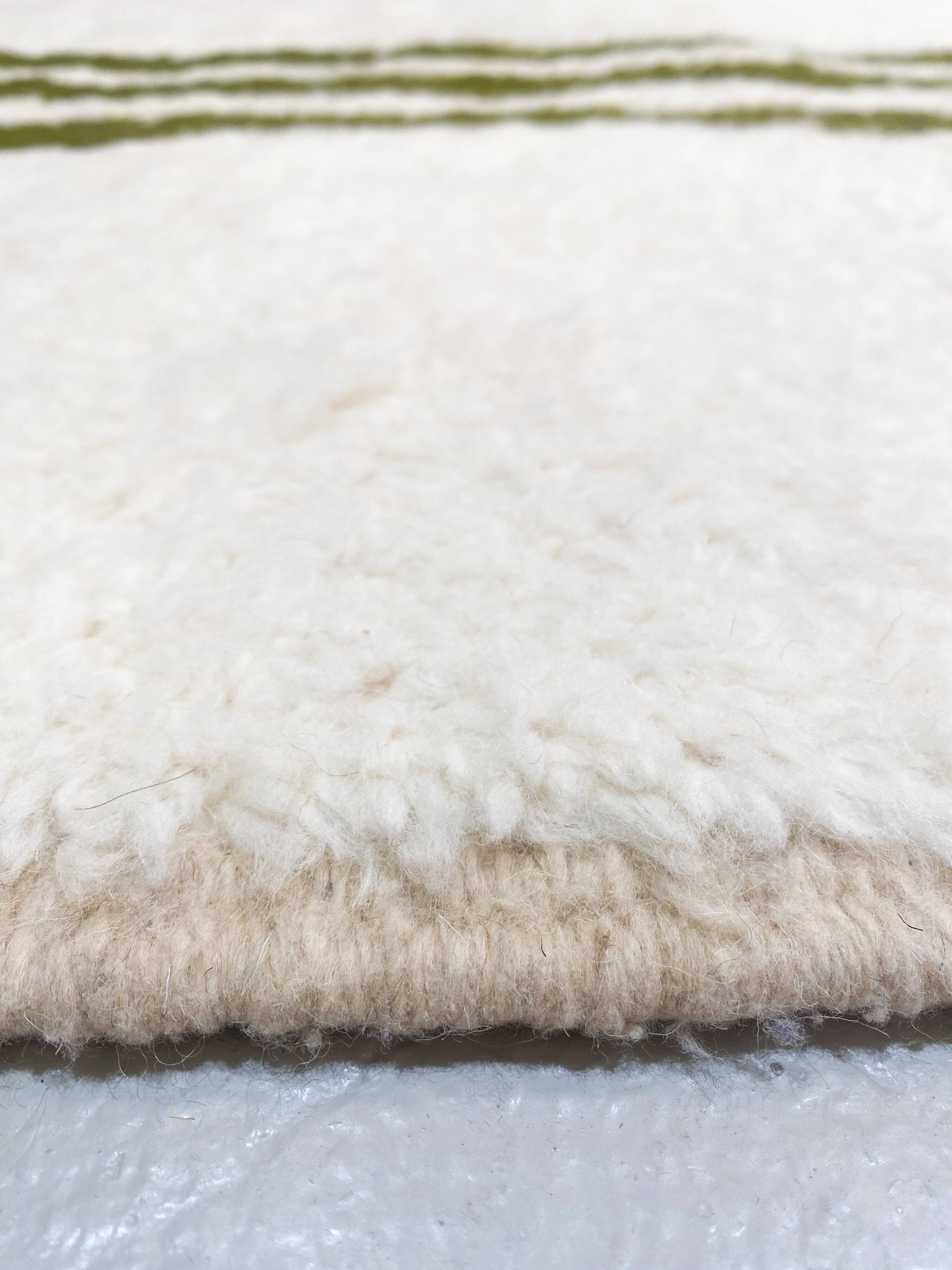 Beni Ouarain Moroccan Berber rug with khaki patterns 2.41x1.68m