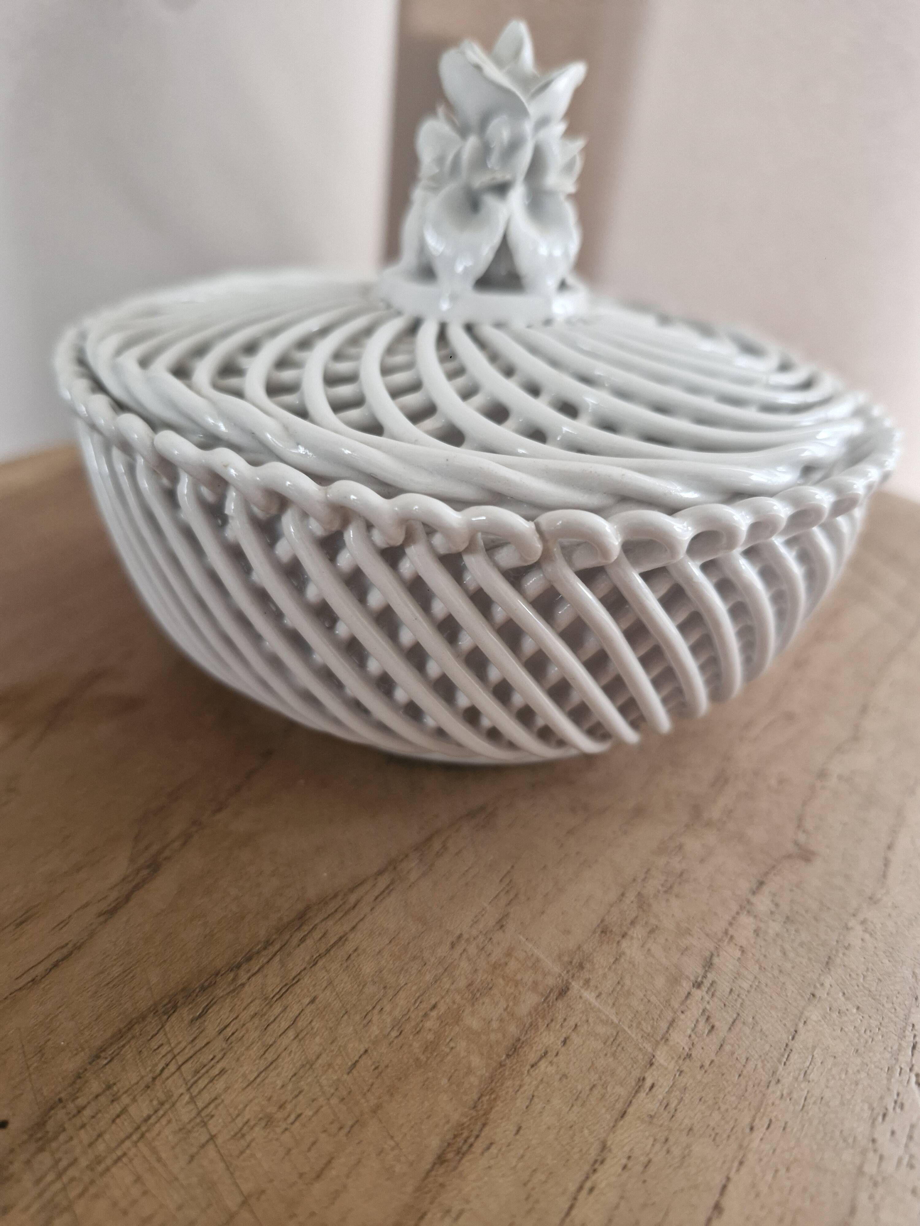 Candy dish