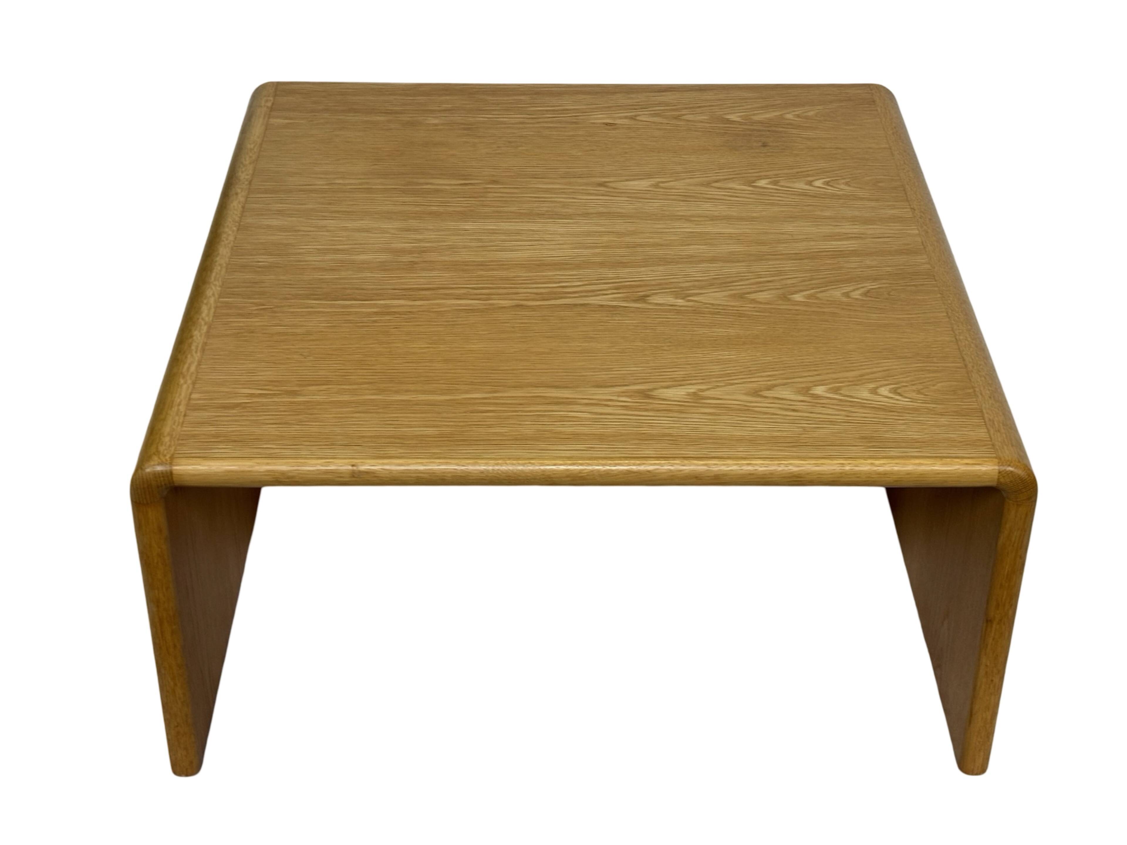 Table basse carrée minimaliste en chêne, années 70