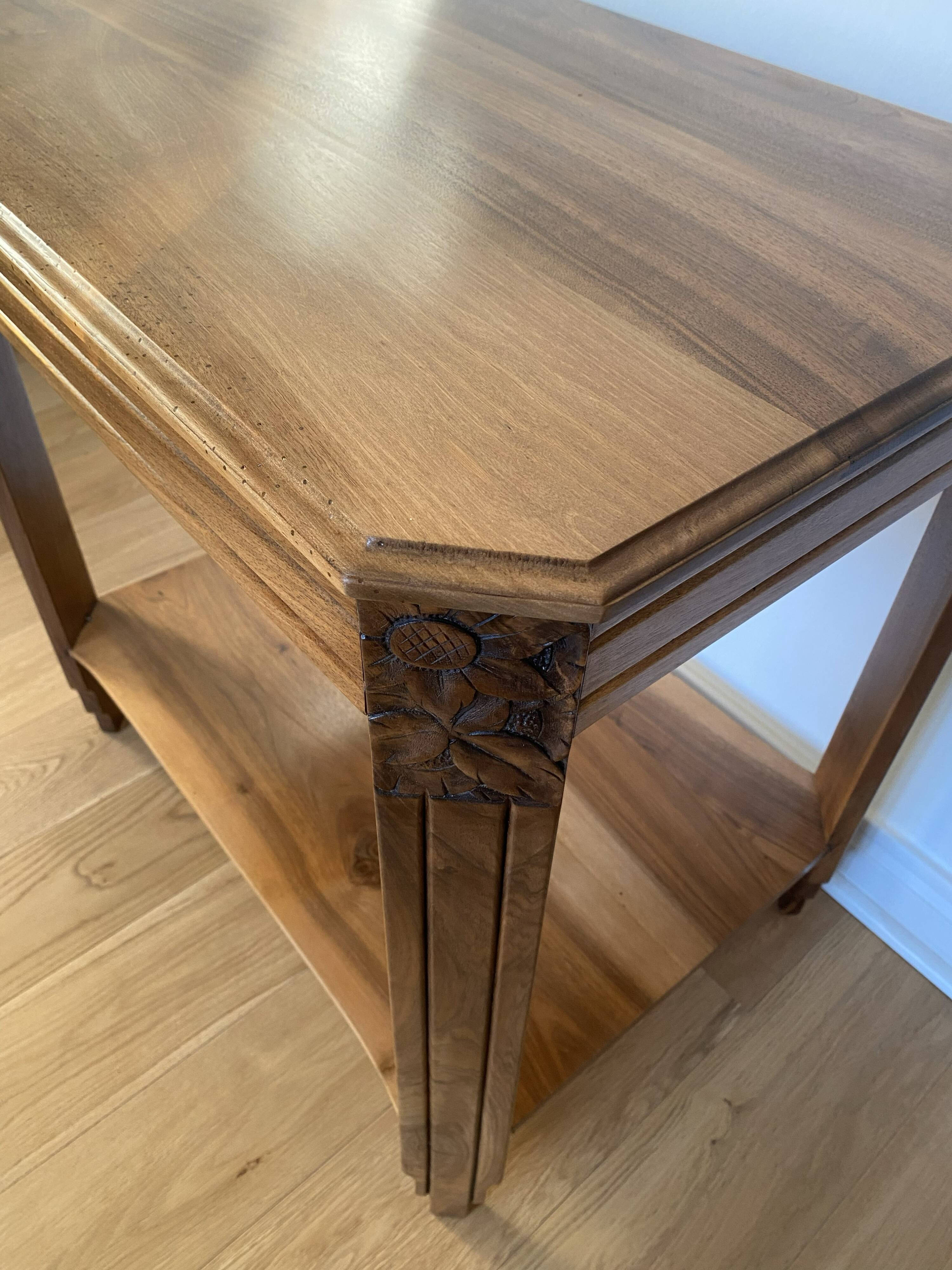 Art Deco side table in solid walnut – restored antique furniture