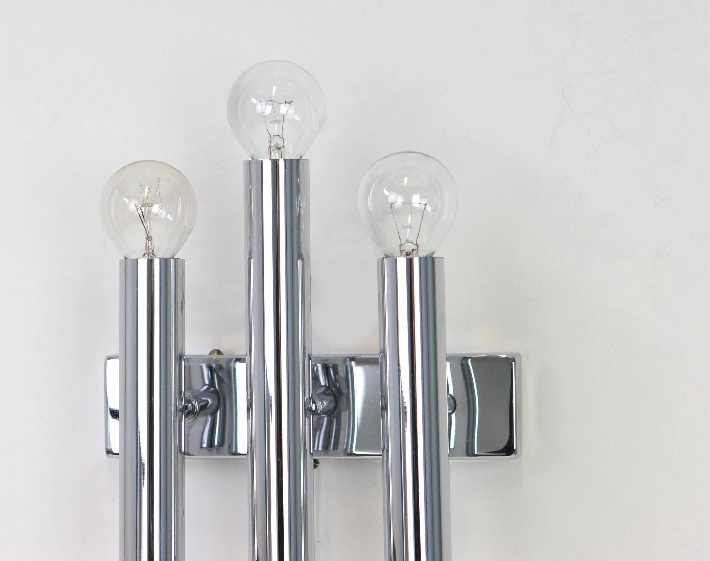 Pairs of Italian chrome wall sconces in the Sciolari style, 1970s.