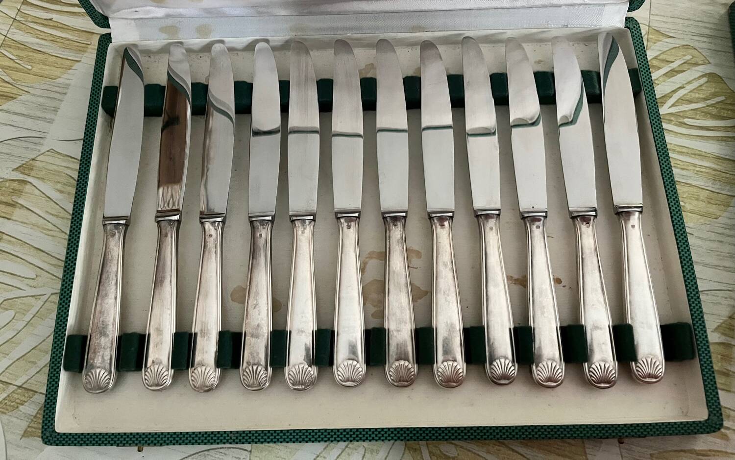 Silver metal cutlery