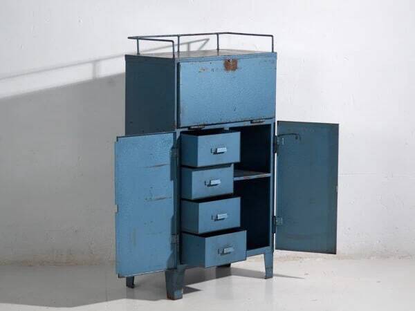Vintage industrial-style metal cabinet (c.1950)