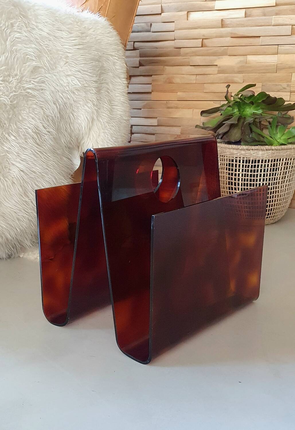 Designer magazine rack 1970