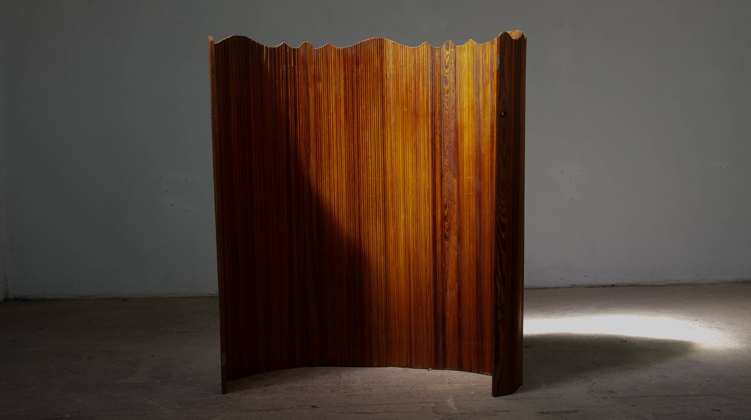 1950s "Waves" screen in Oregon pine