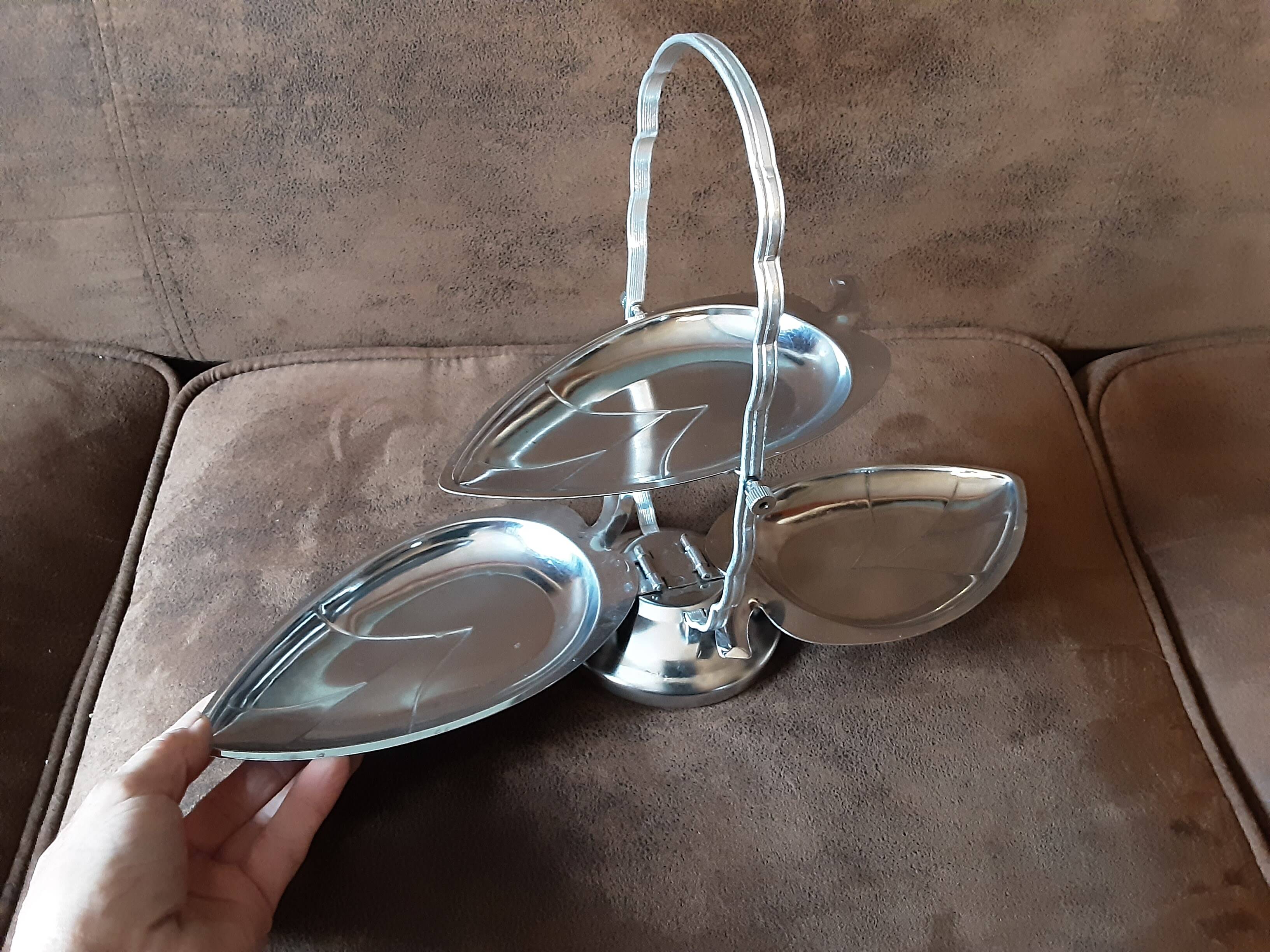 Original metal servant