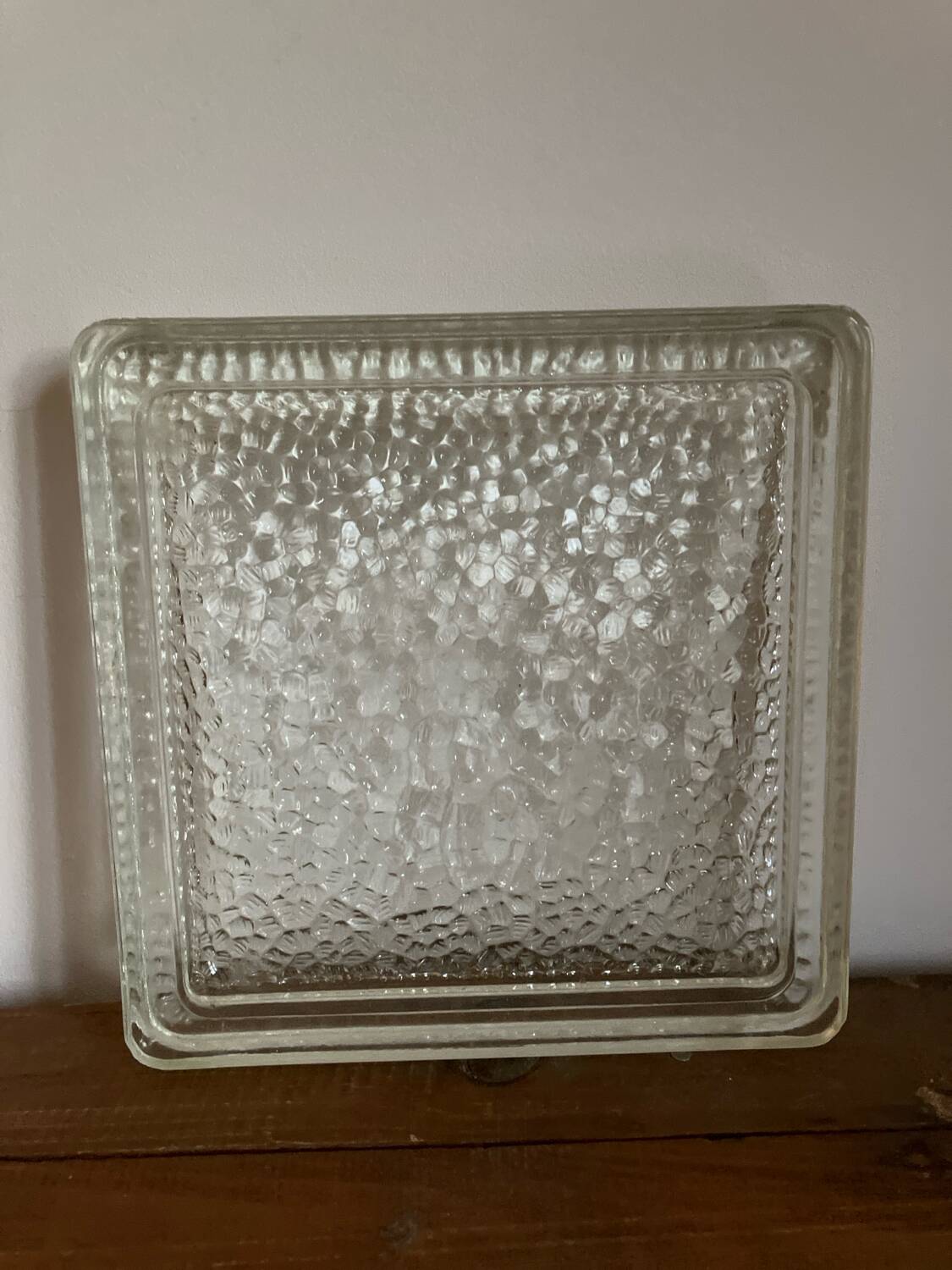 Thick glass storage tray