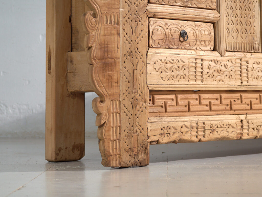 Antique carved buffet in fir wood – China, circa 1930