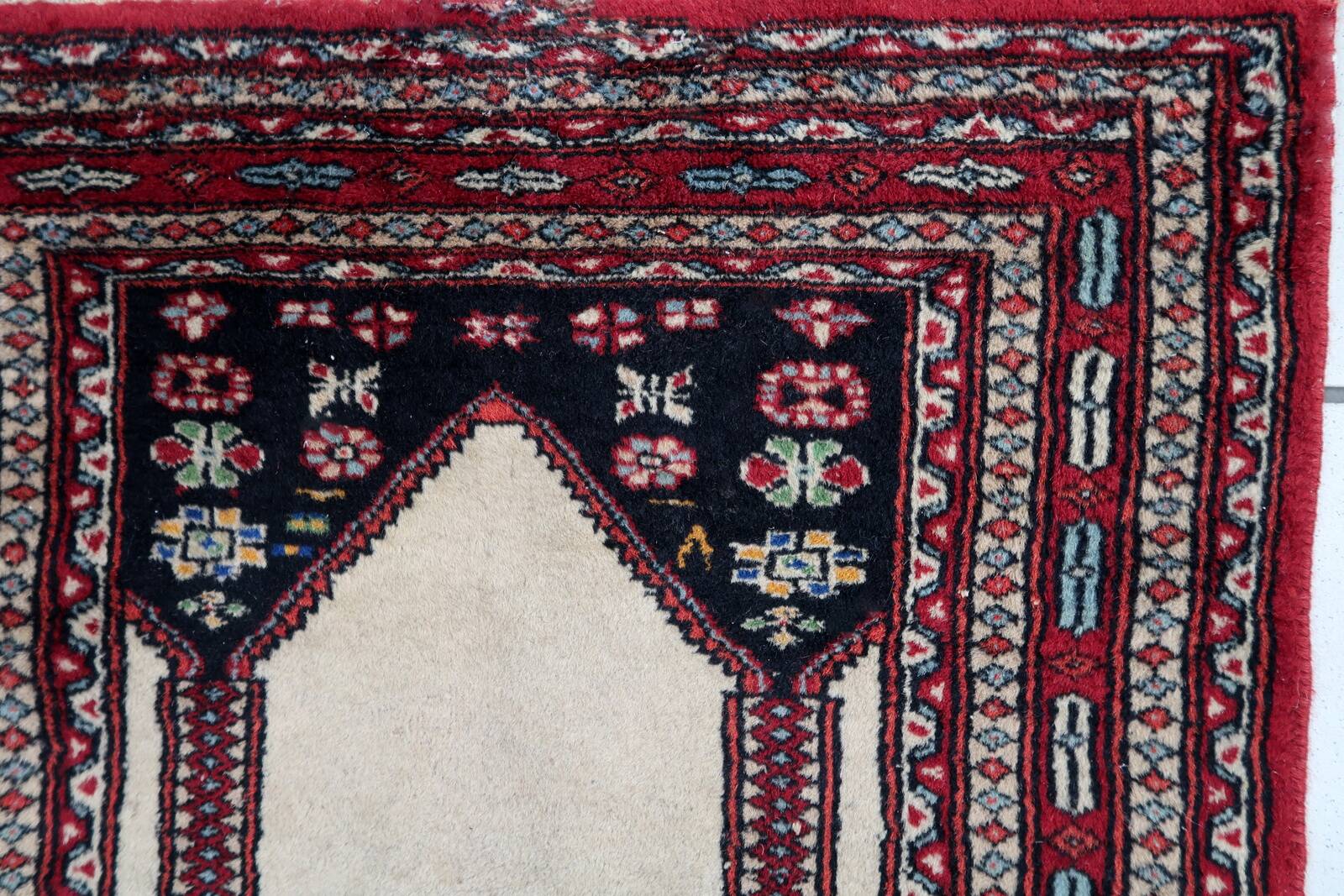 Tapis de prière vintage pakistanais Lahore fait main en laine – 60 x 93 cm