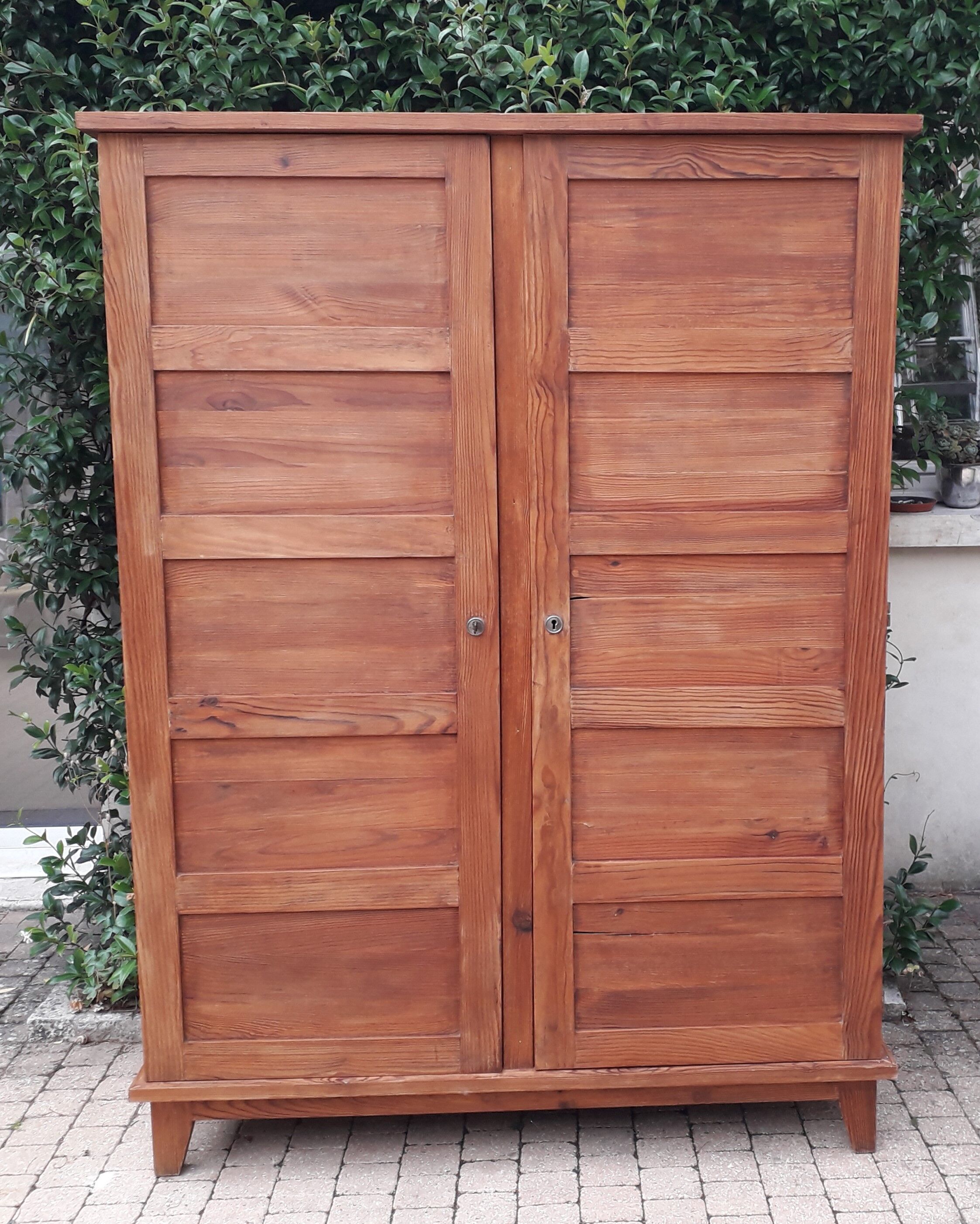Wardrobe Rene Gabriel