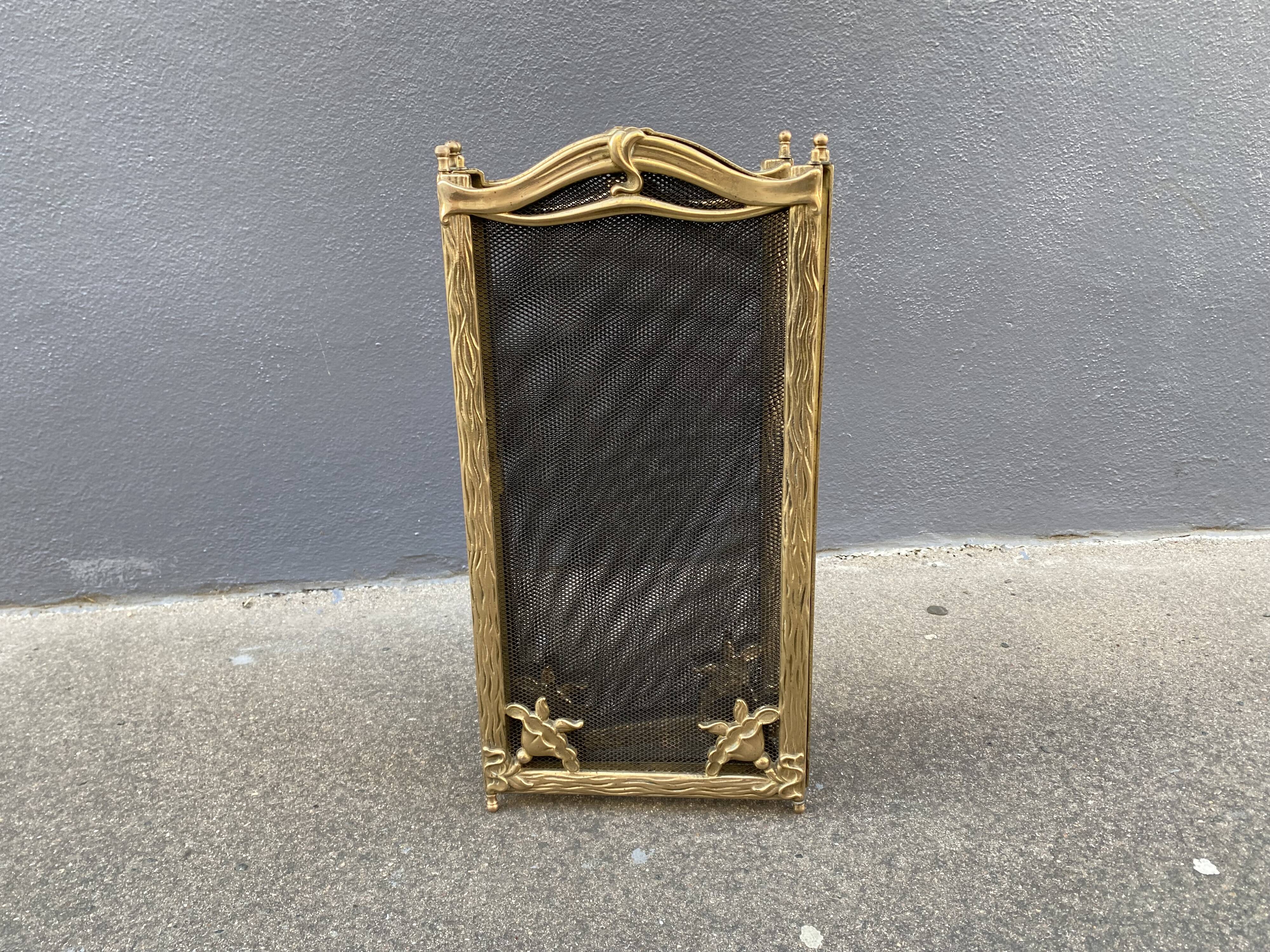 Brass fireplace fire screen 1900, French art nouveau spark screen with 4 shutters