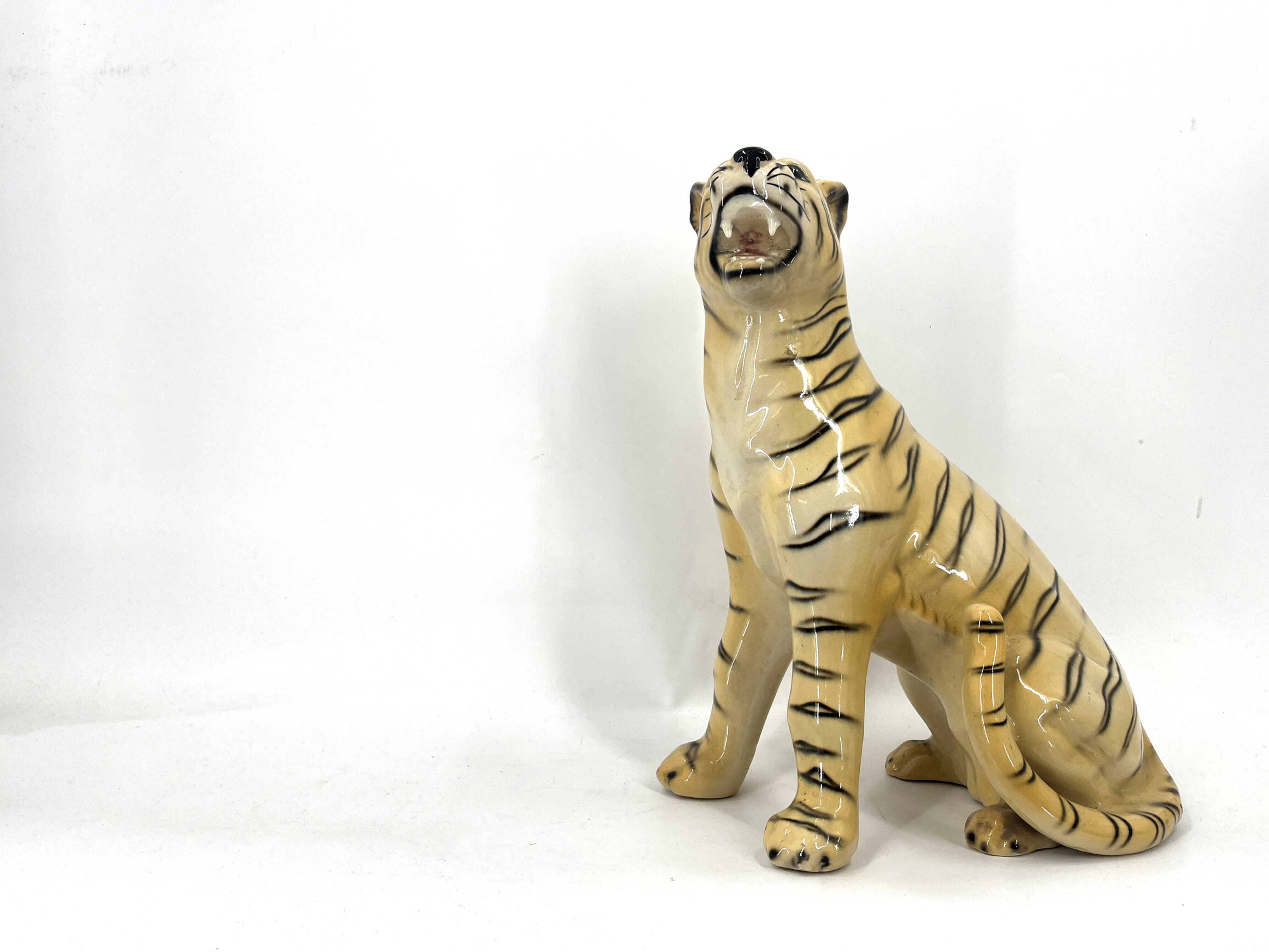 Ceramic hand painted leopard, 1960s Italy