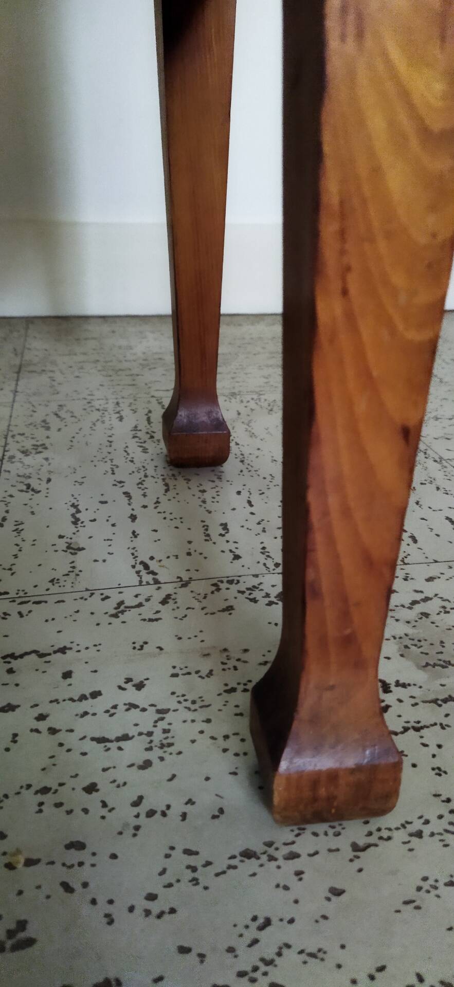 Vintage wooden side table with trompe-l'œil system.