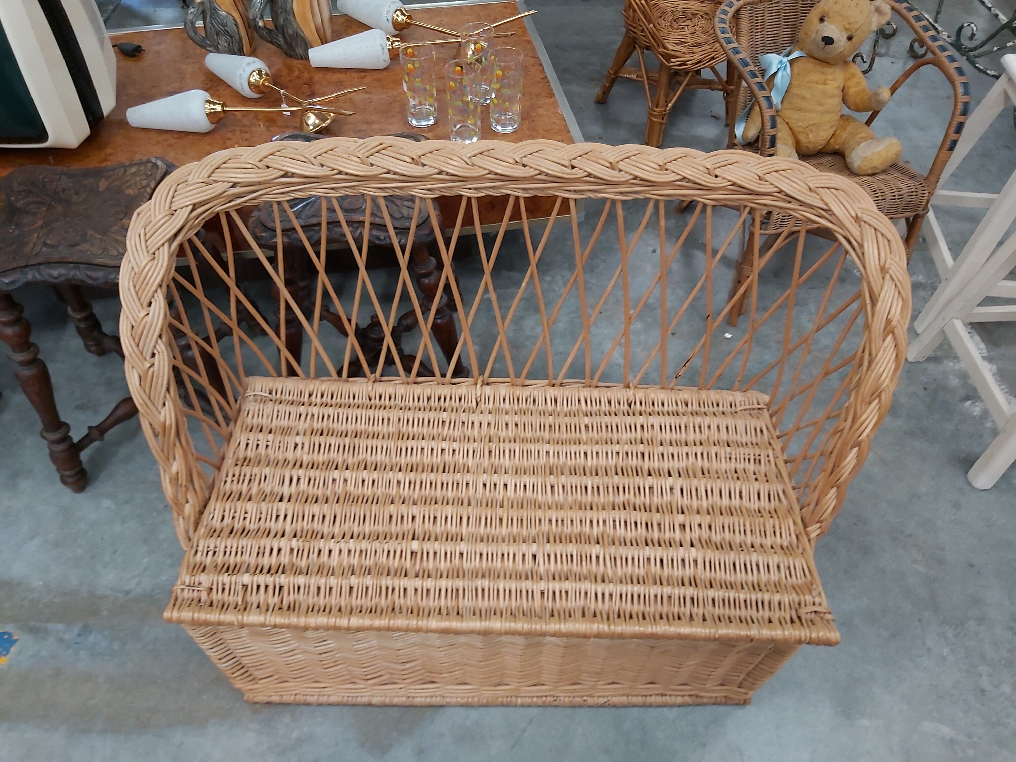 Child chest bench in rattan