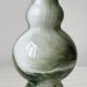 Vase soliflore opaline vert et blanc.