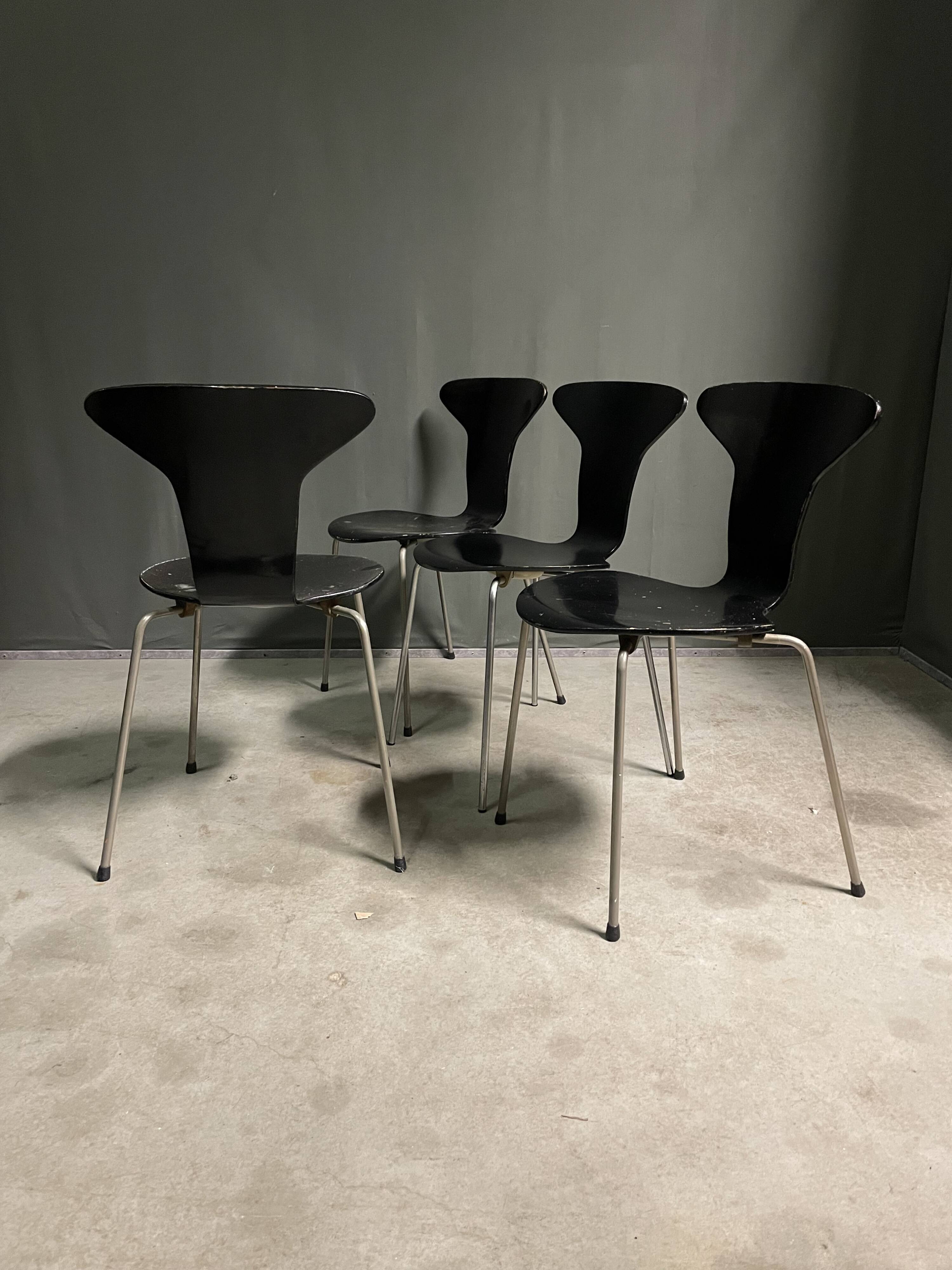 Set of 4 Mosquito chairs by Arne Jacobsen 1960 for Fritz Hansen.