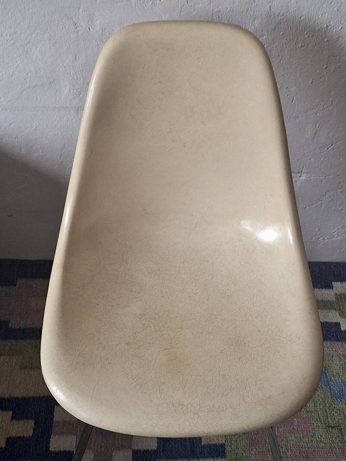 Early DSX fiberglass chair by Charles & Ray Eames for Herman Miller, 1950s