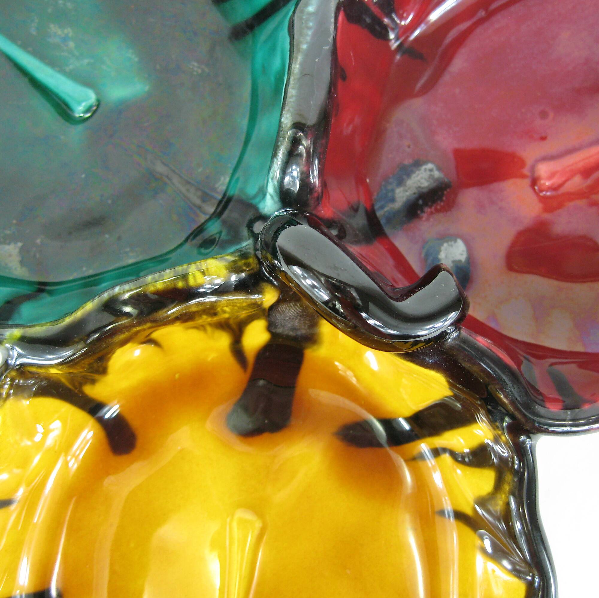 Ceramic compartmentalized leaf-shaped dish - vintage 50s