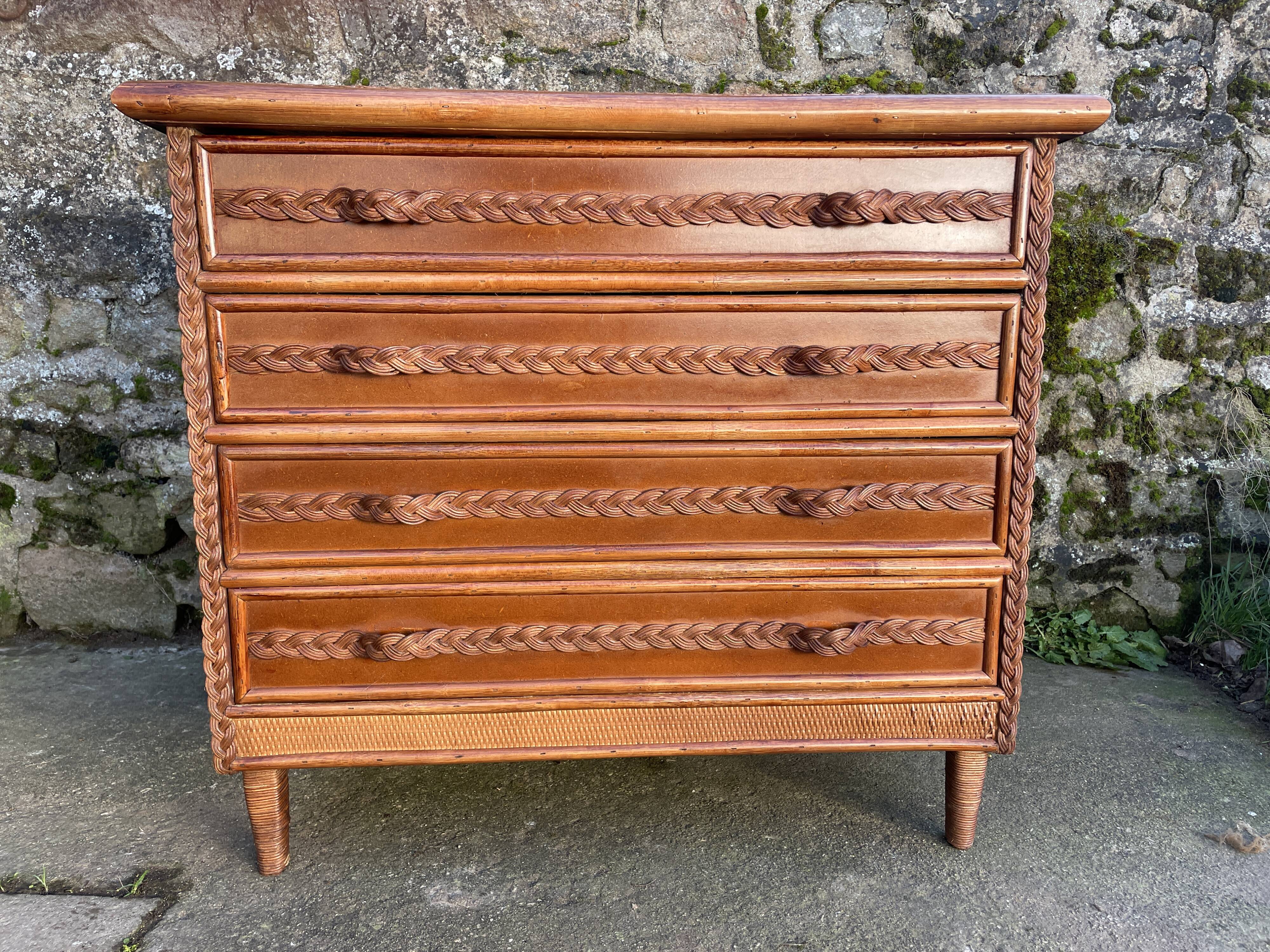 Commode bois et rotin poignées tressées