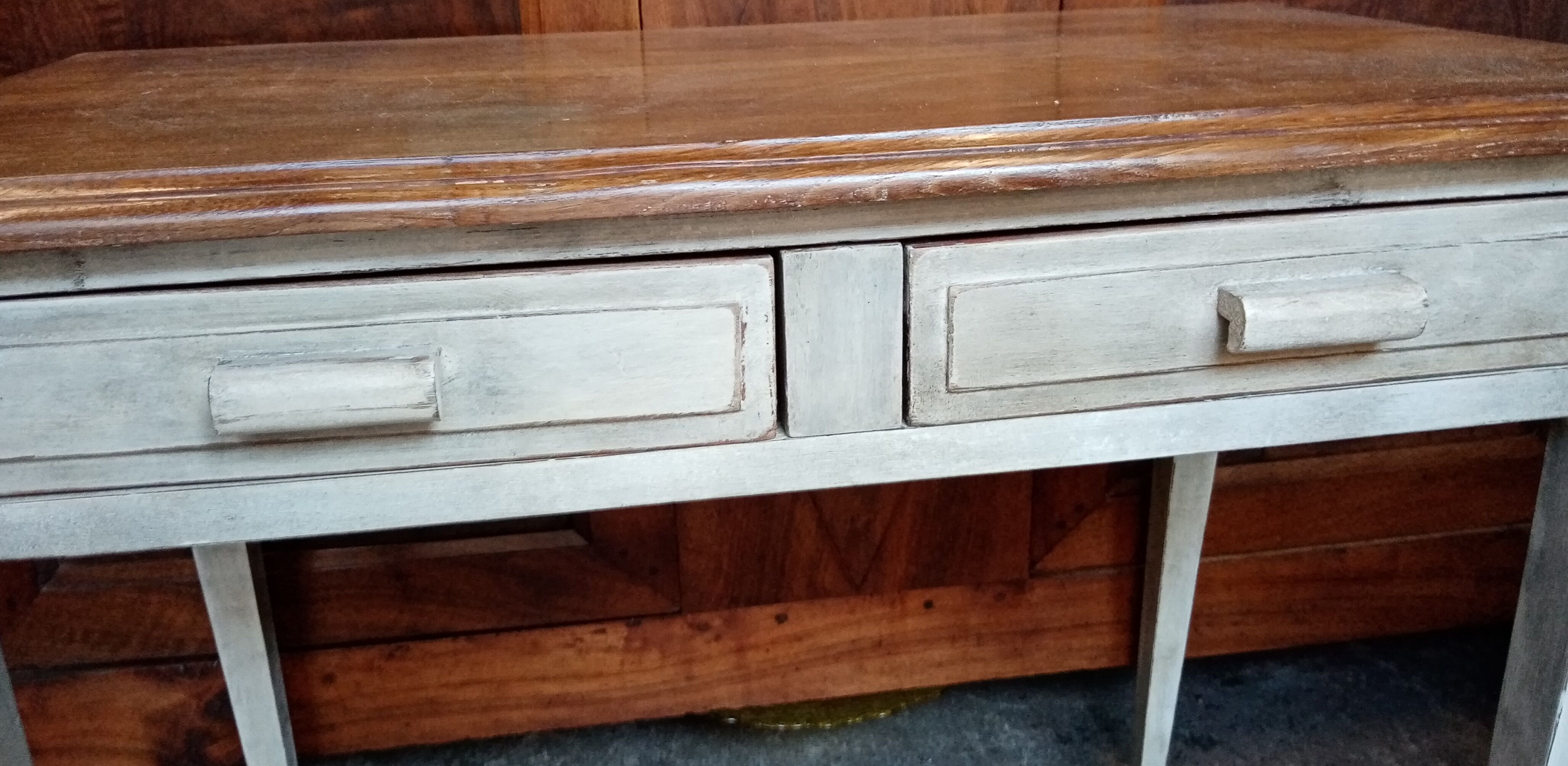 Old desk 2 drawers