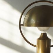 Lampe de table en laiton design Florian Schulz, années 1970.