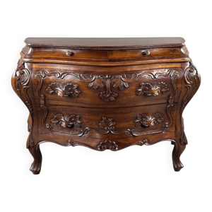 Commode galbée de style