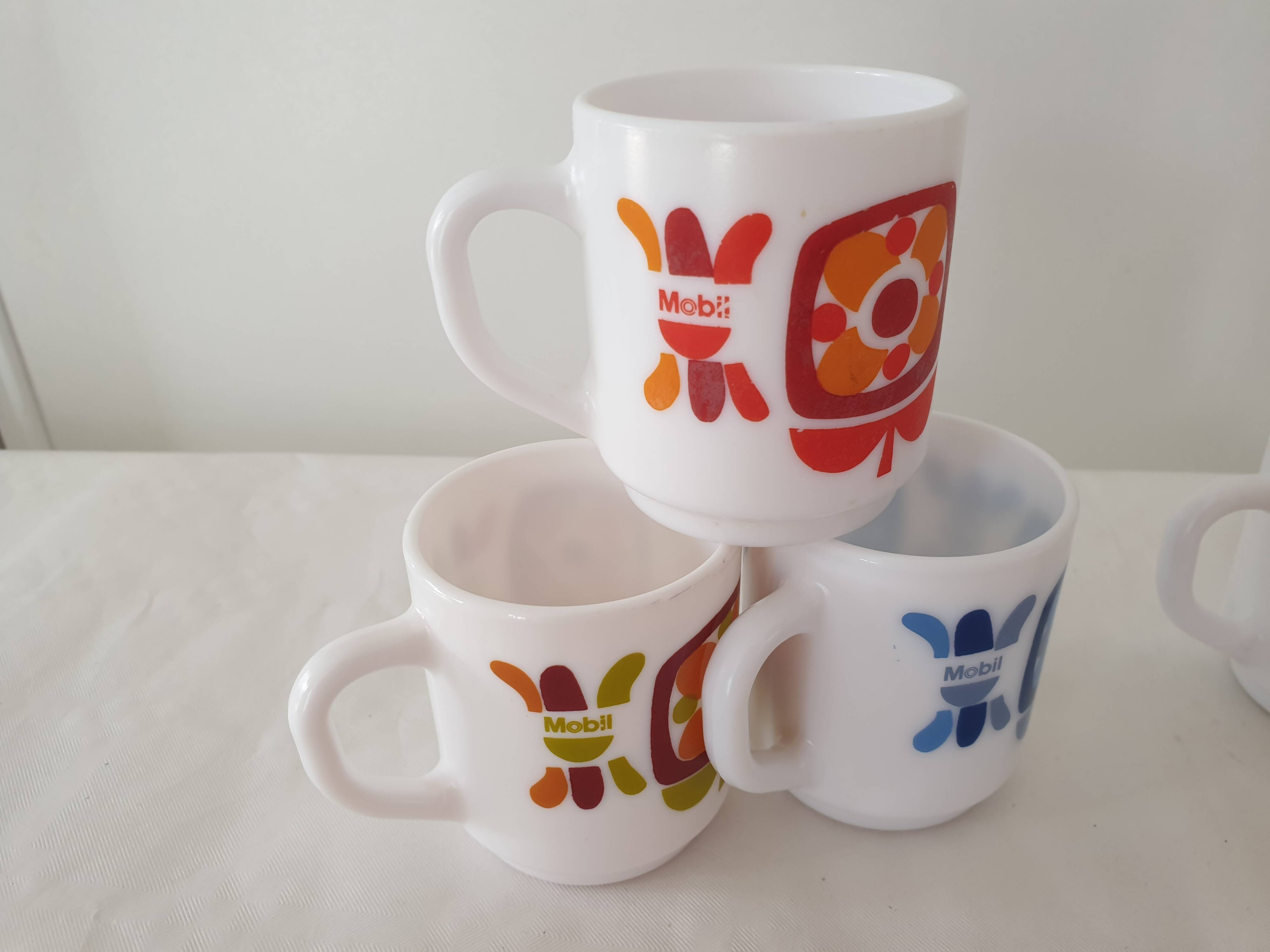 Set of 6 small Mobil Vintage coffee cups (Diameter 5.5)