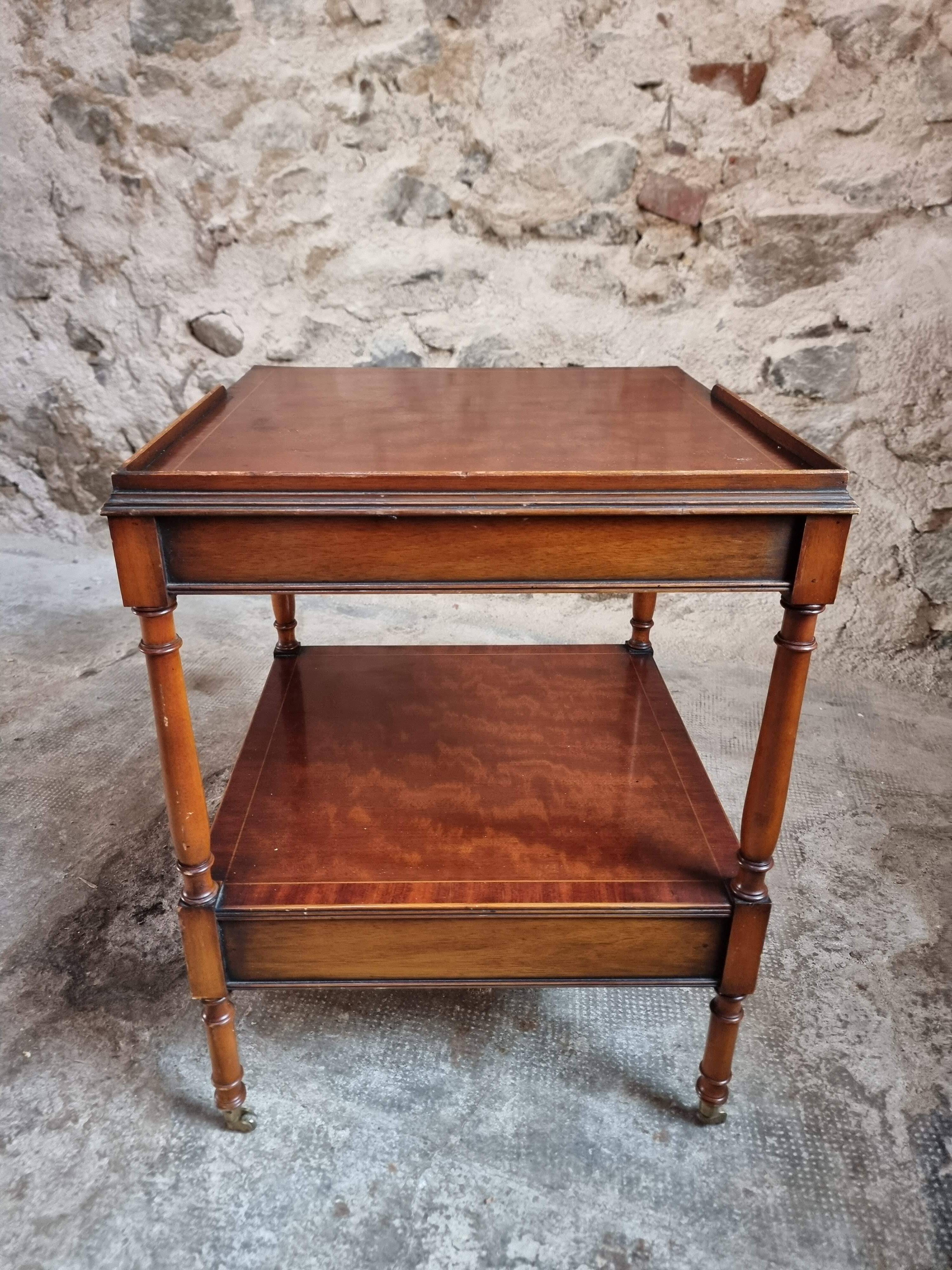 Table d’appoint vintage en acajou – France, années 50/60