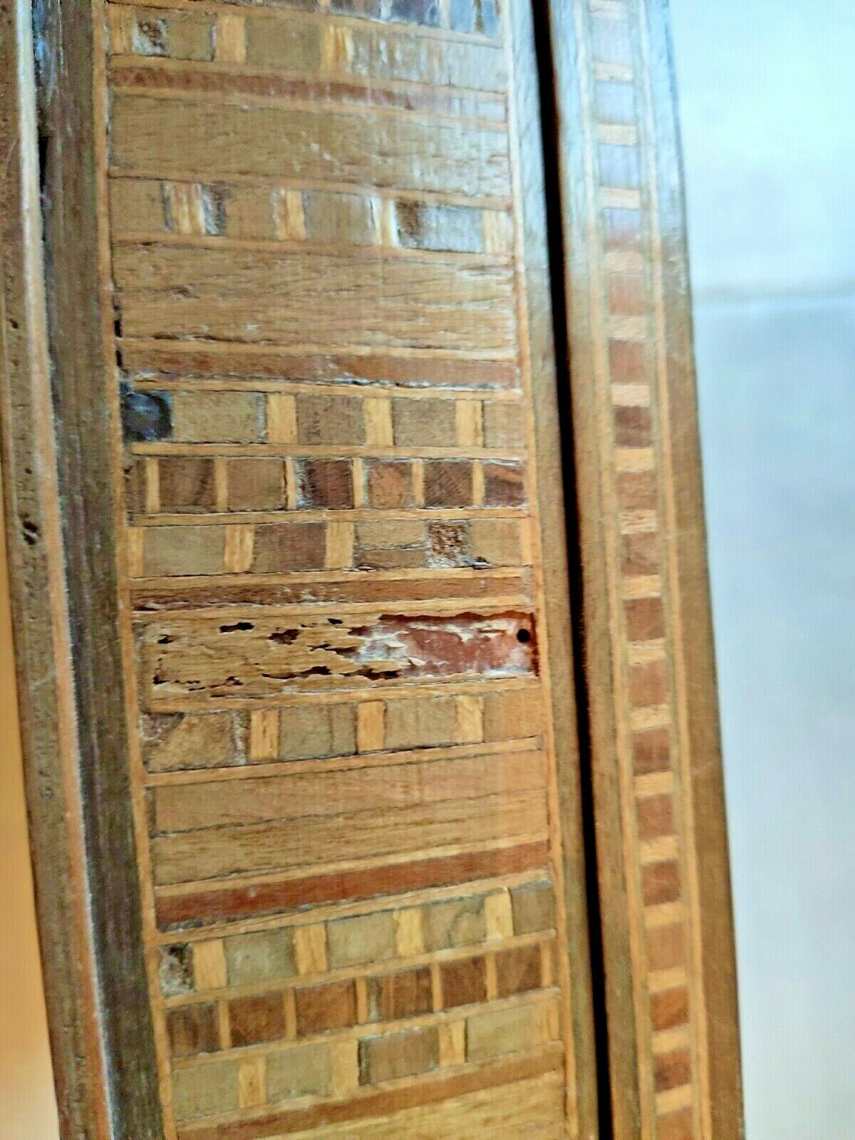 Branded wooden box, mother-of-pearl inlay, Syrian