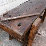 Workbench in raw wood with the press