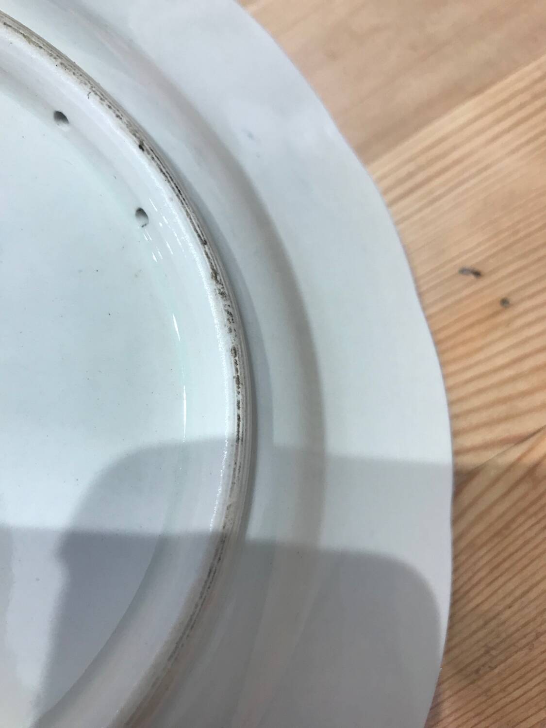 Assiette Delft à décor de fleurs