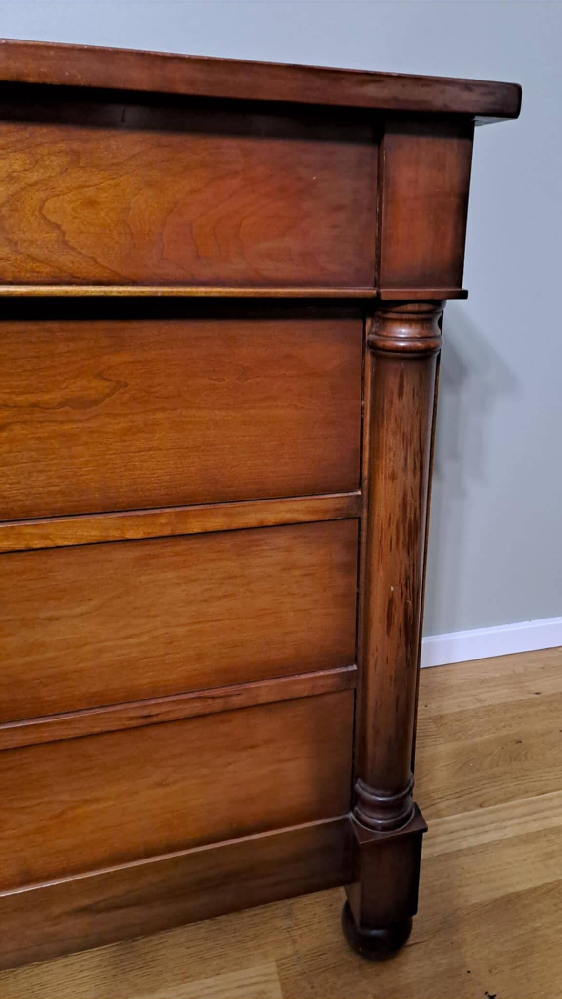 Mahogany chest of drawers