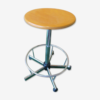 Tabouret industriel tournant