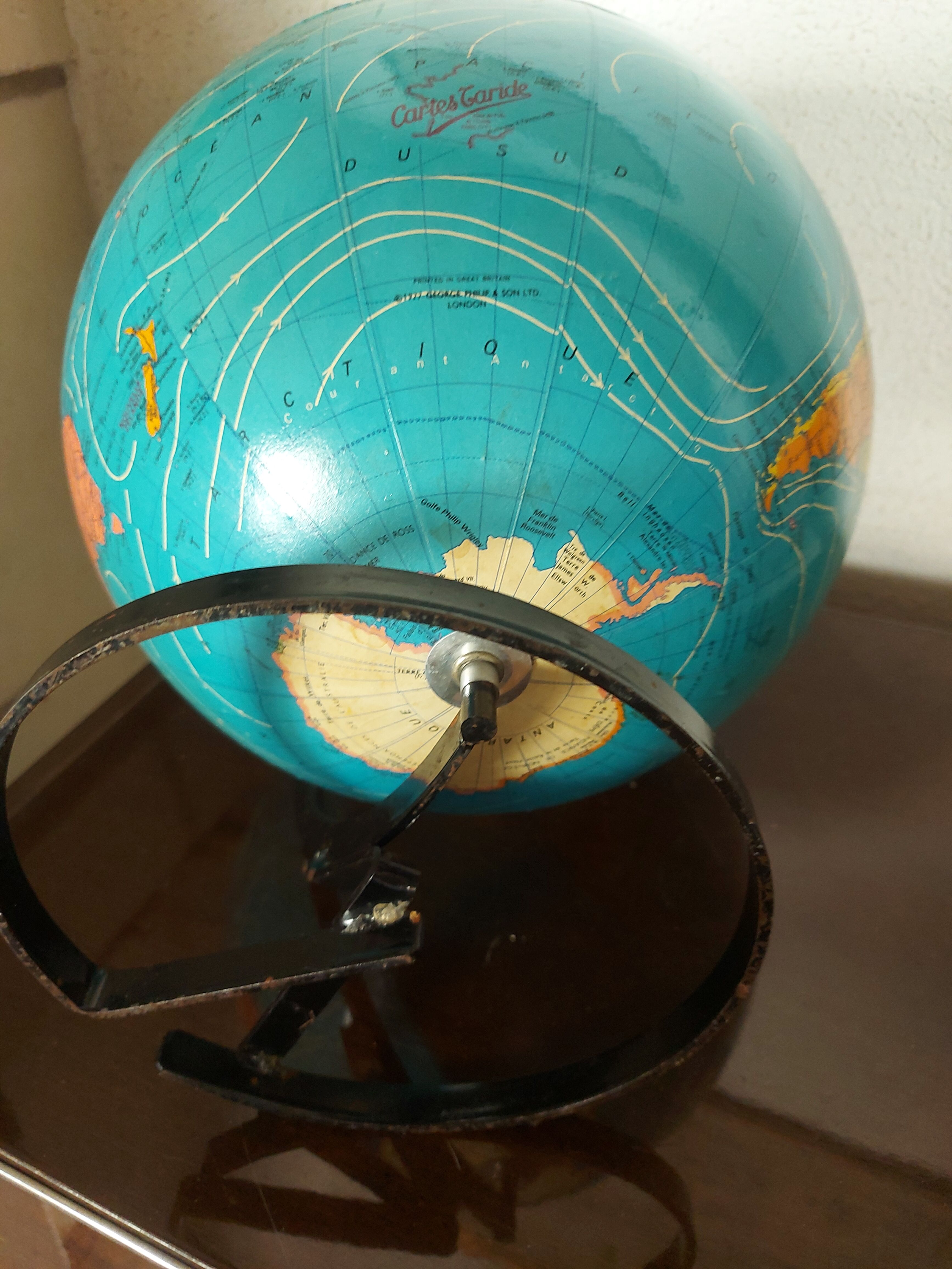 Globe terrestre , Mappemonde vintage tarides , 1977