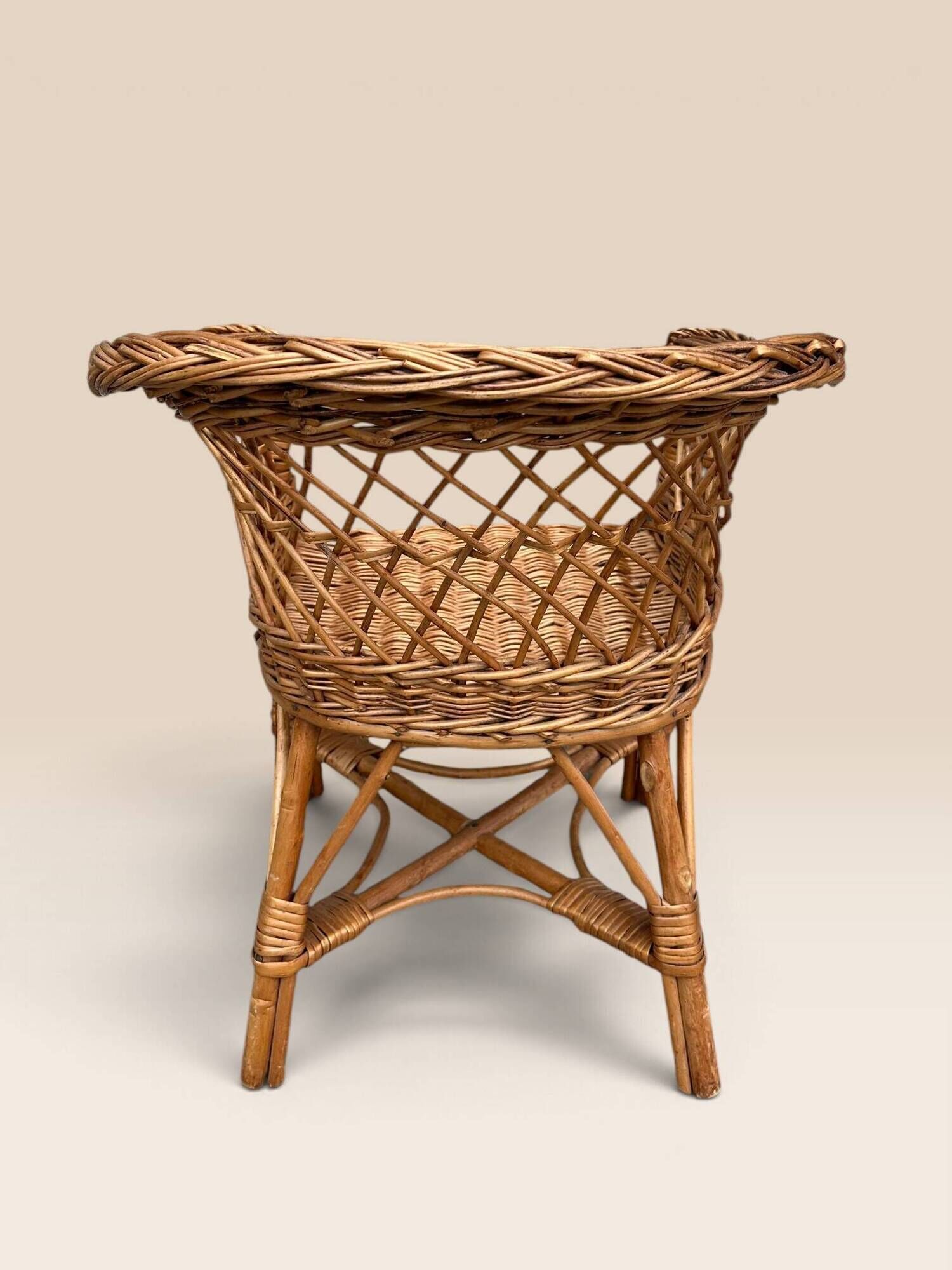 Child's chair in wicker and woven rattan